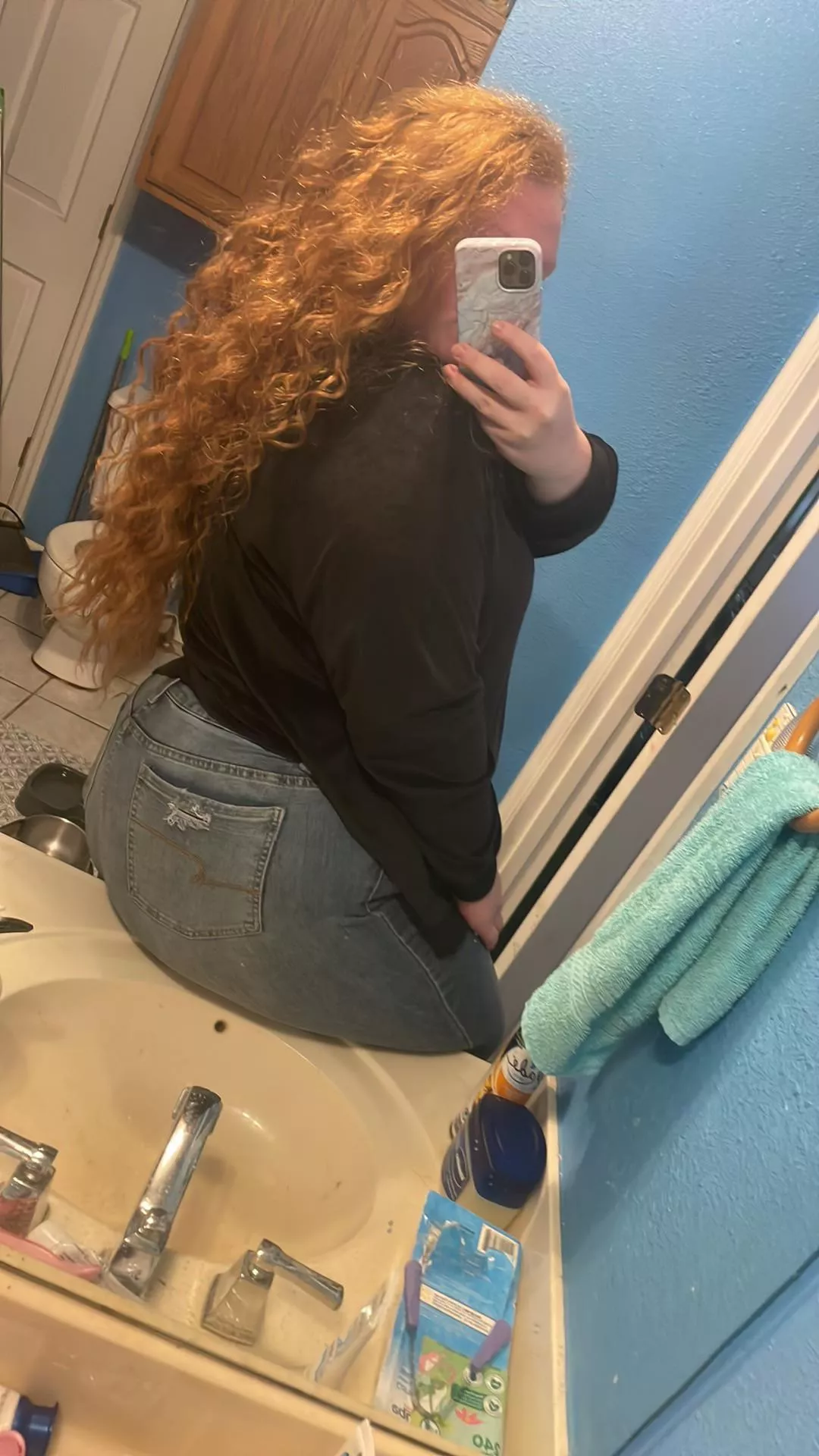 Big ass AND a natural redhead? 😍