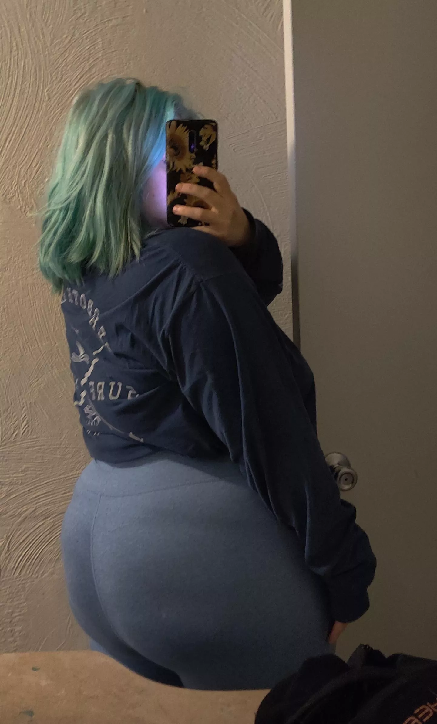 I love these yoga pants. They're so soft too!