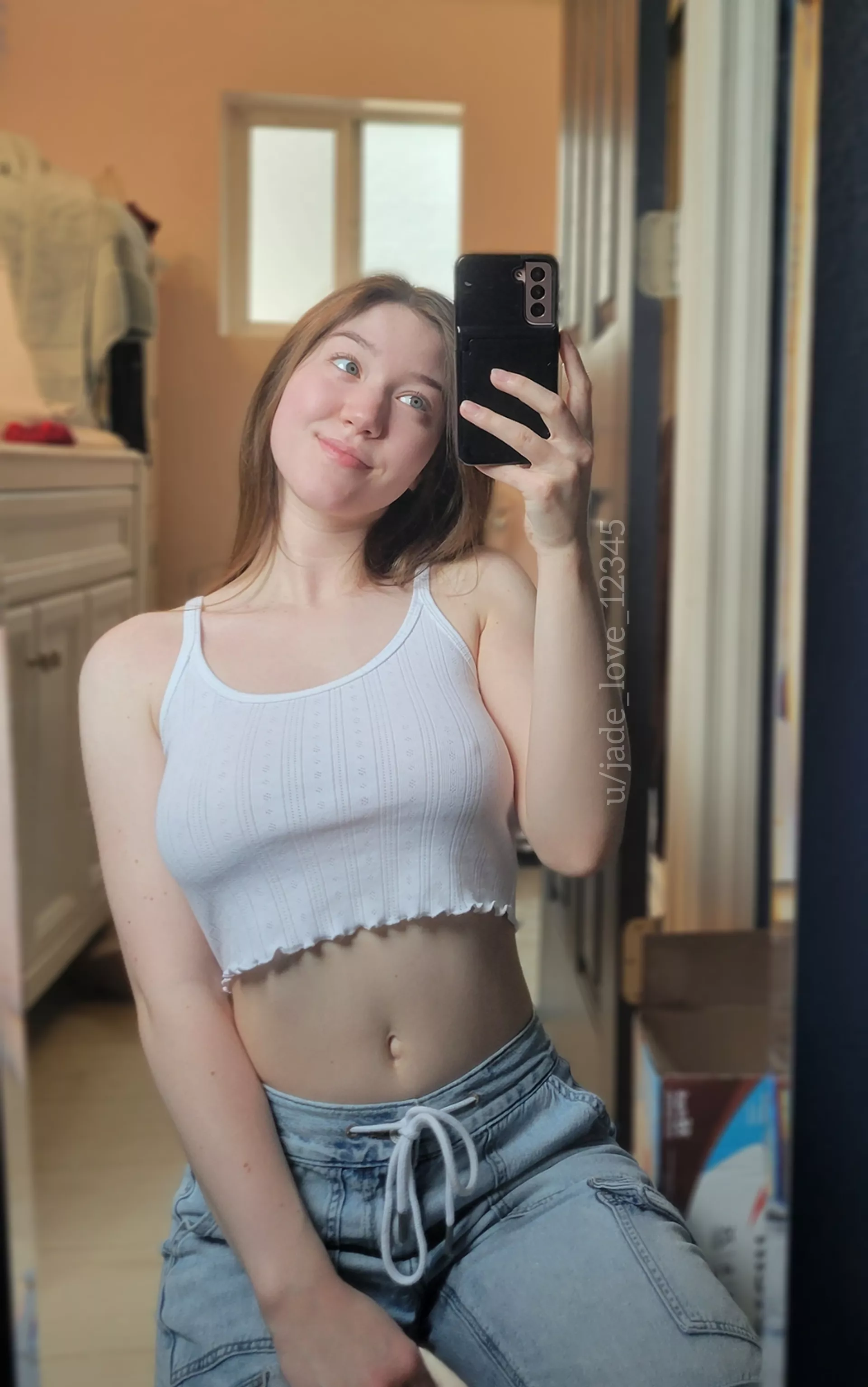 No makeup and no bra!