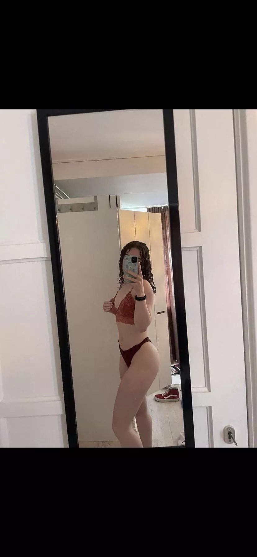 Posting for a friend : add tele swimpie_04 for trade / hot 19 yo gf