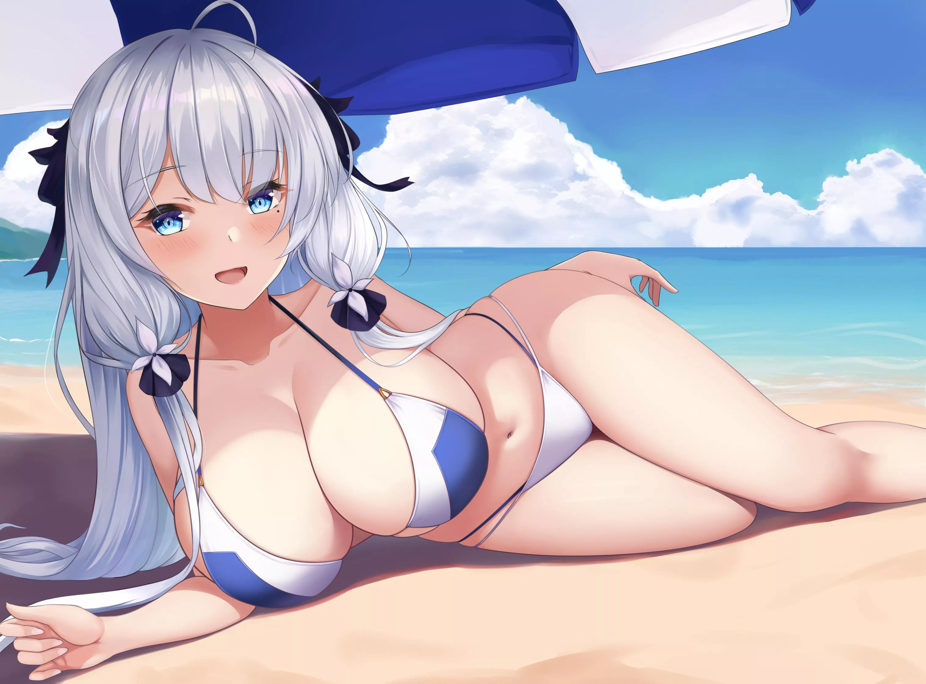 Swimsuit Illustrious (Azur Lane)