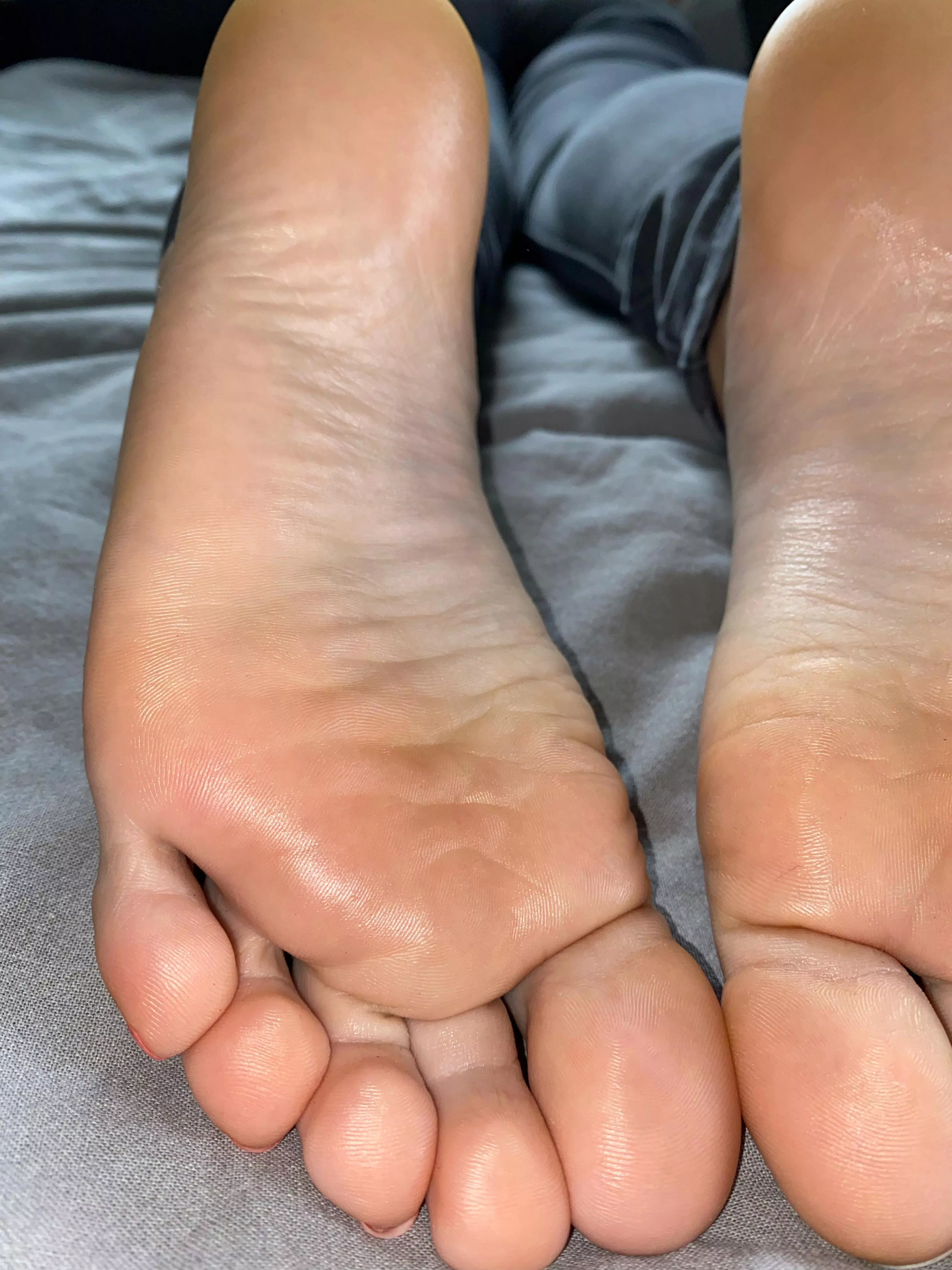 Trying to give you a soles fetish😛