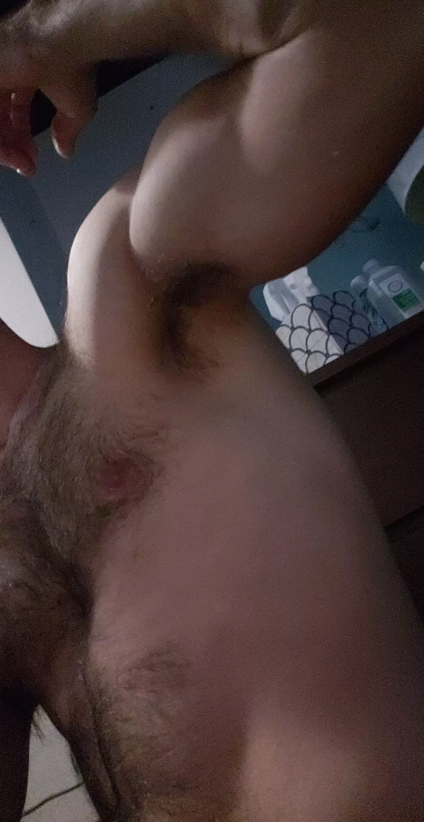 who wants to sniff my musky pits