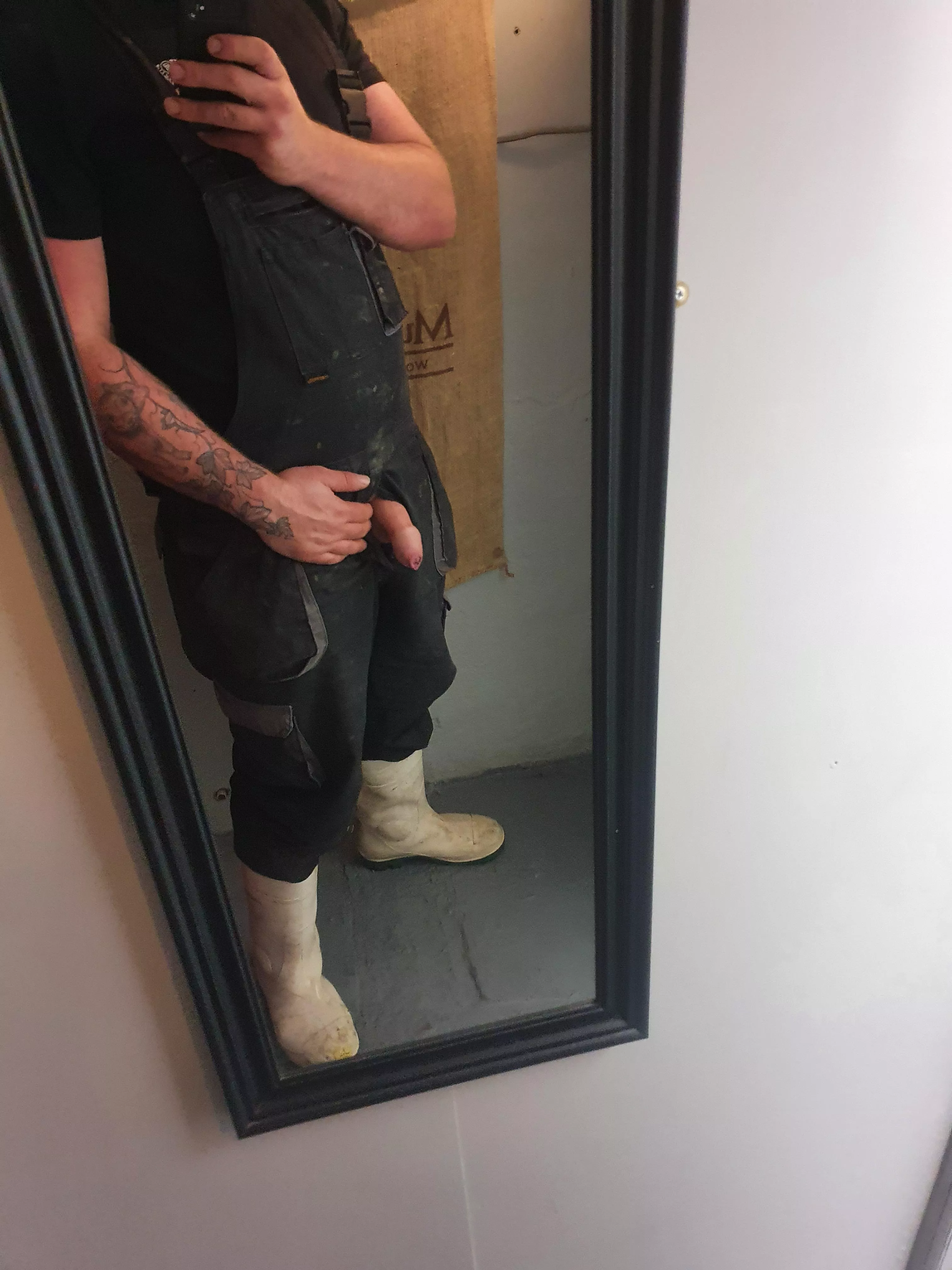 [40] come and service daddy at work.