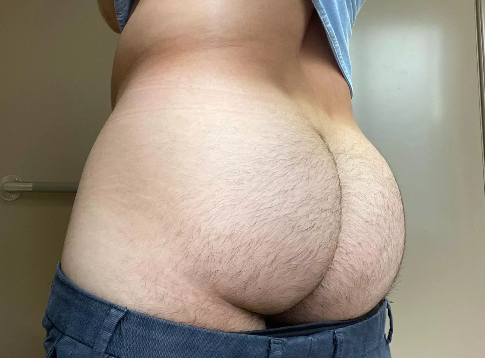 Fat hairy bubble butt