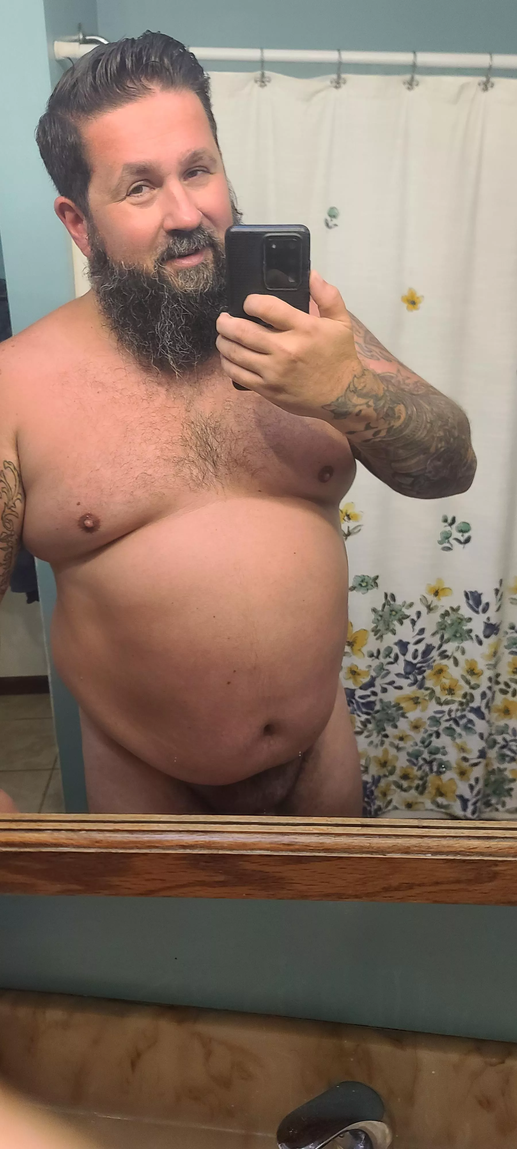 fresh and clean, ready for the day but hoping I can get some love in my inbox from you (42) dad with this beard and tattoos