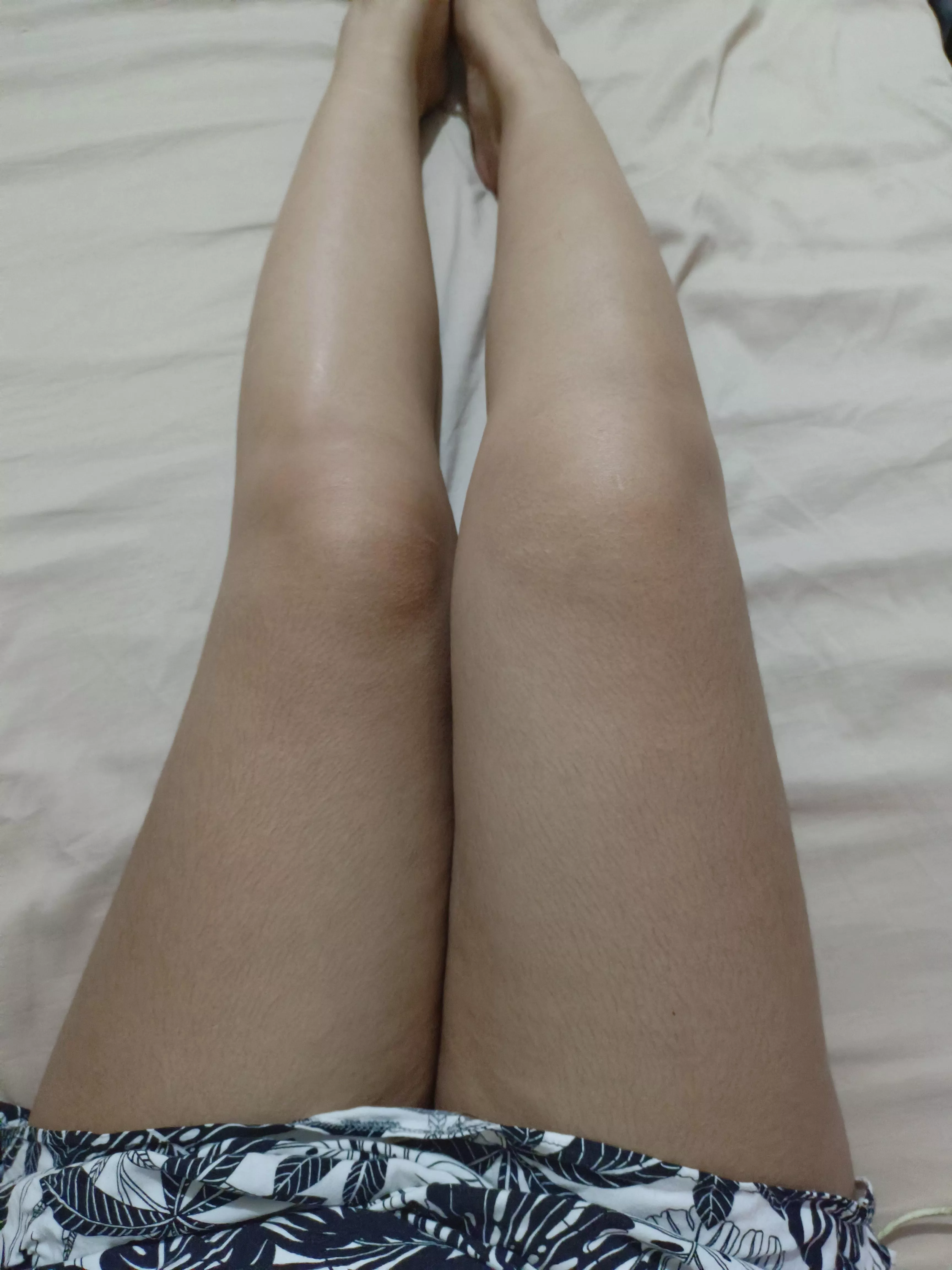 [f]reshly waxed legs. Sooo smoooooooothhhh. ðŸ¤