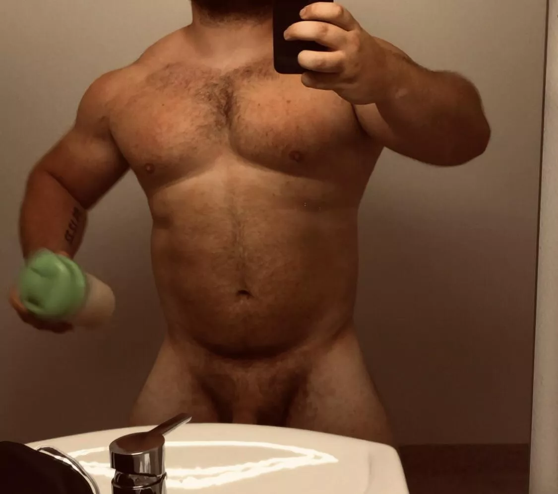 Muscle bear here, hope youâ€™ll welcome me.