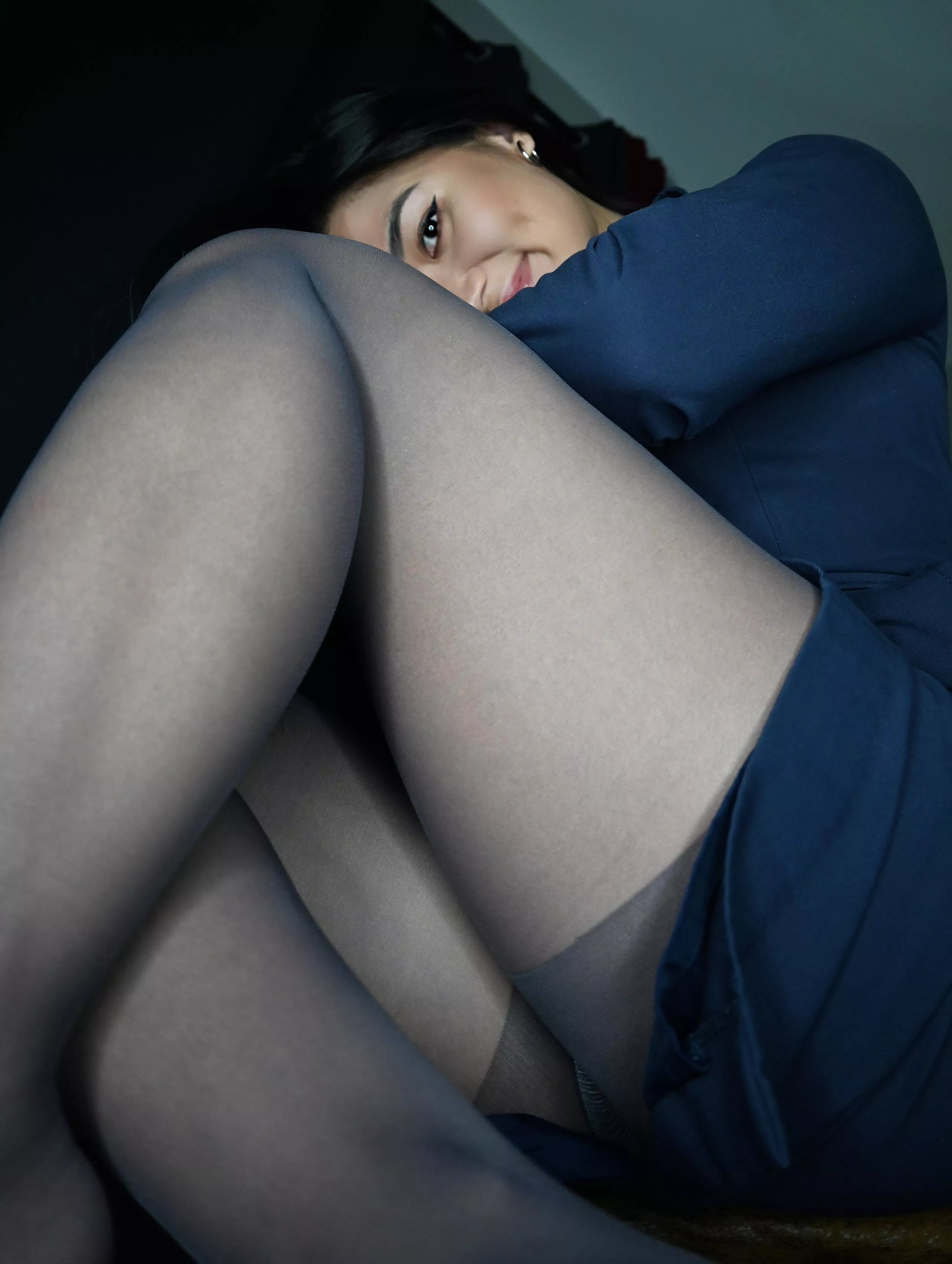 Sheer gray pantyhose ðŸ–¤