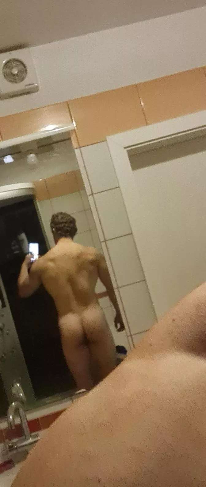 Who likes my butt?😁😘