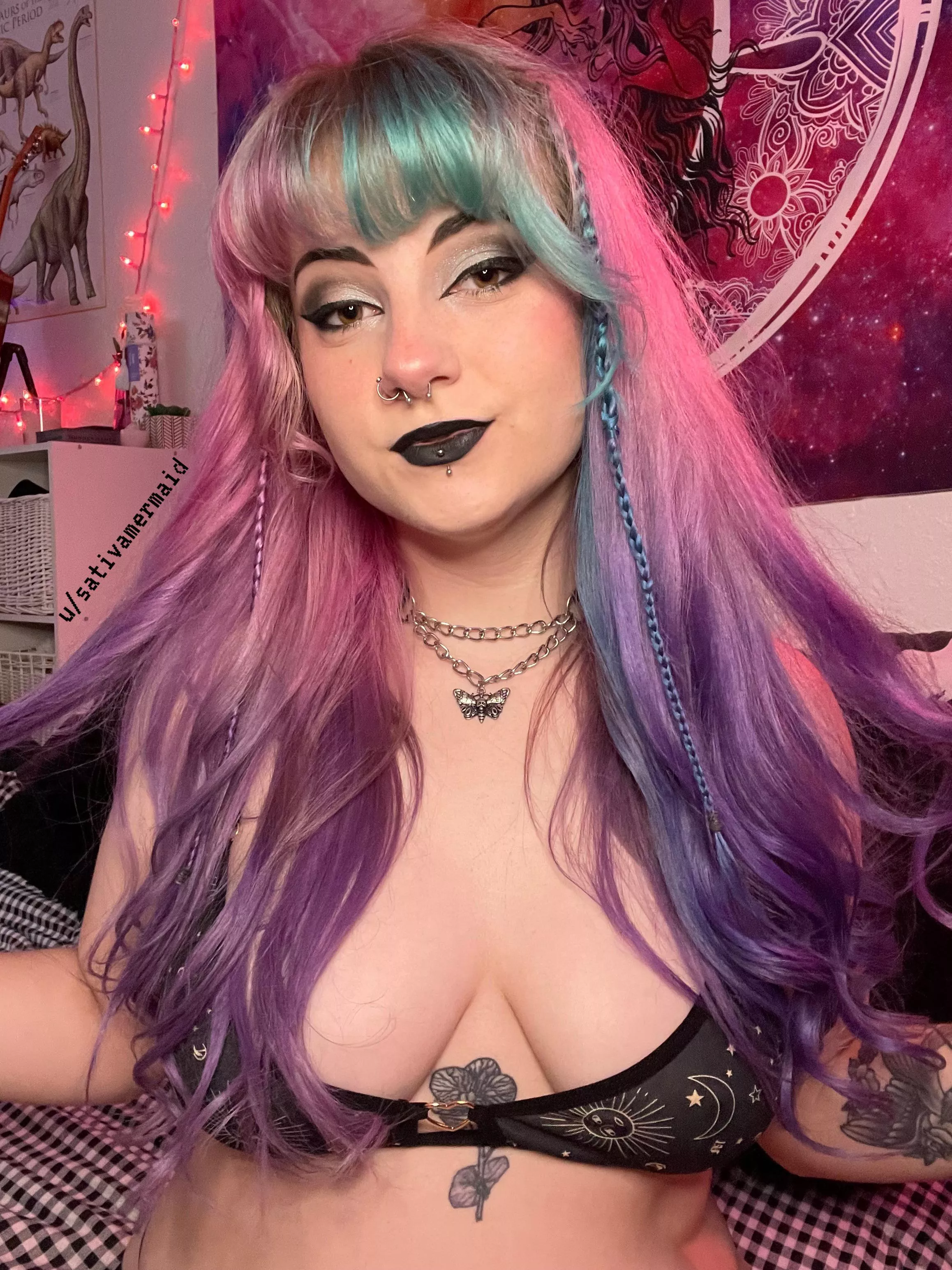 Witchy fuck-dolly ðŸ–¤