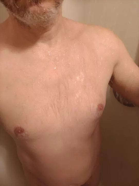 [48] Shower daddy