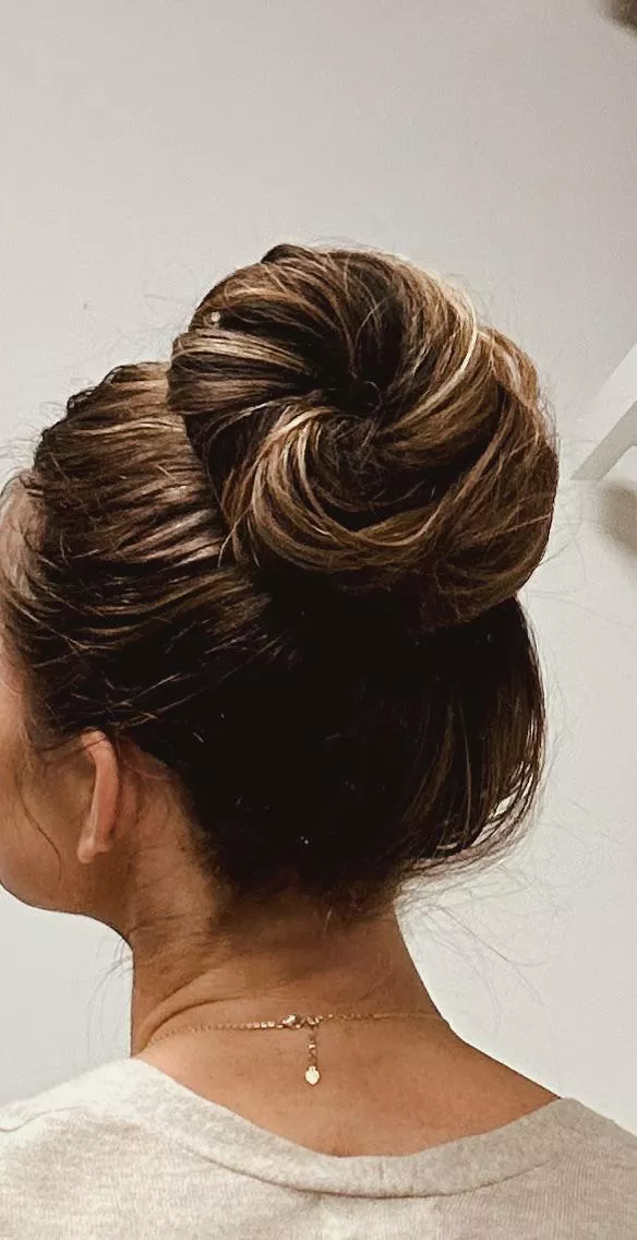 F35 big brunette bun