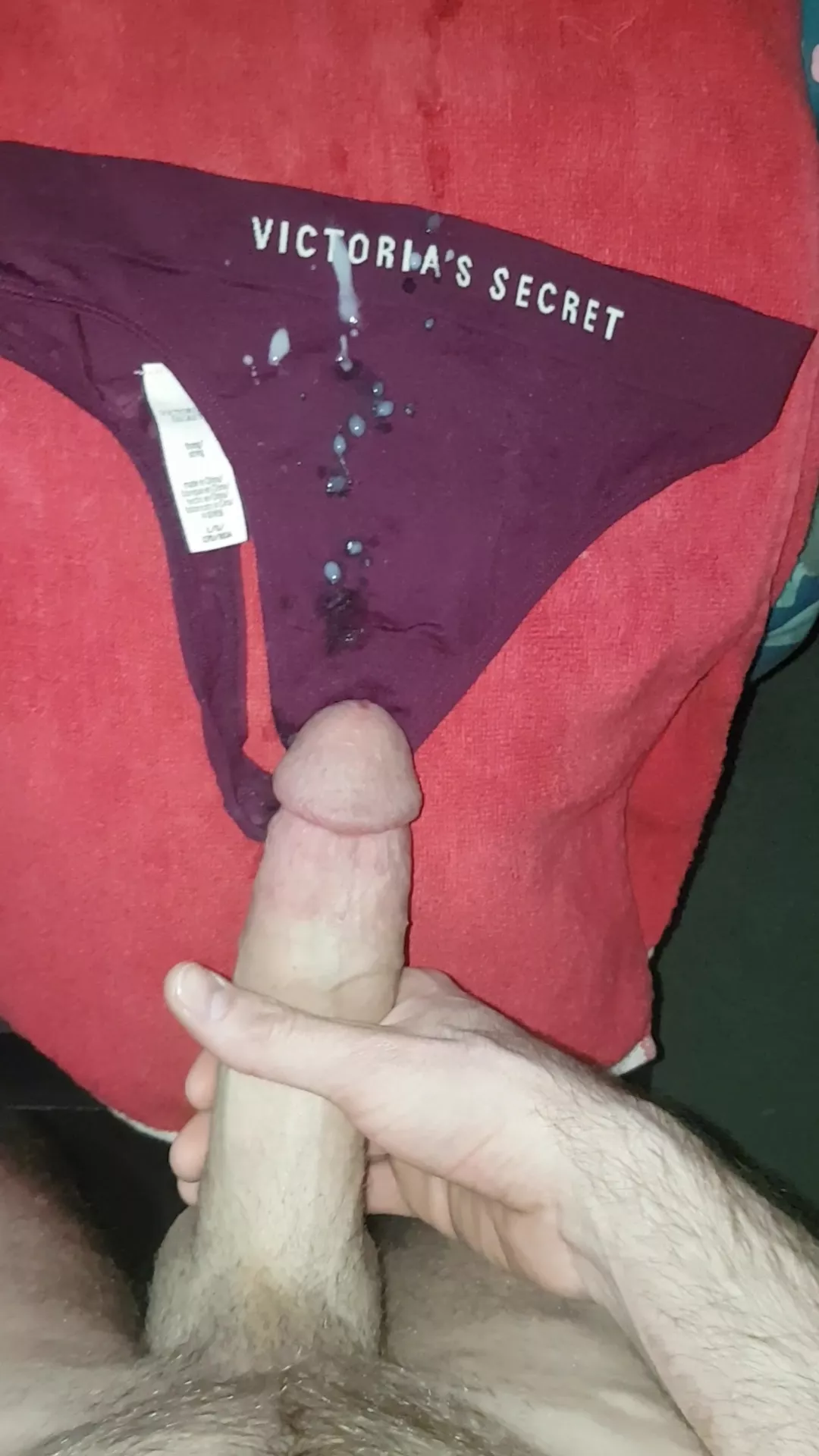 I like cumming on panties ðŸ¤·â€â™‚ï¸