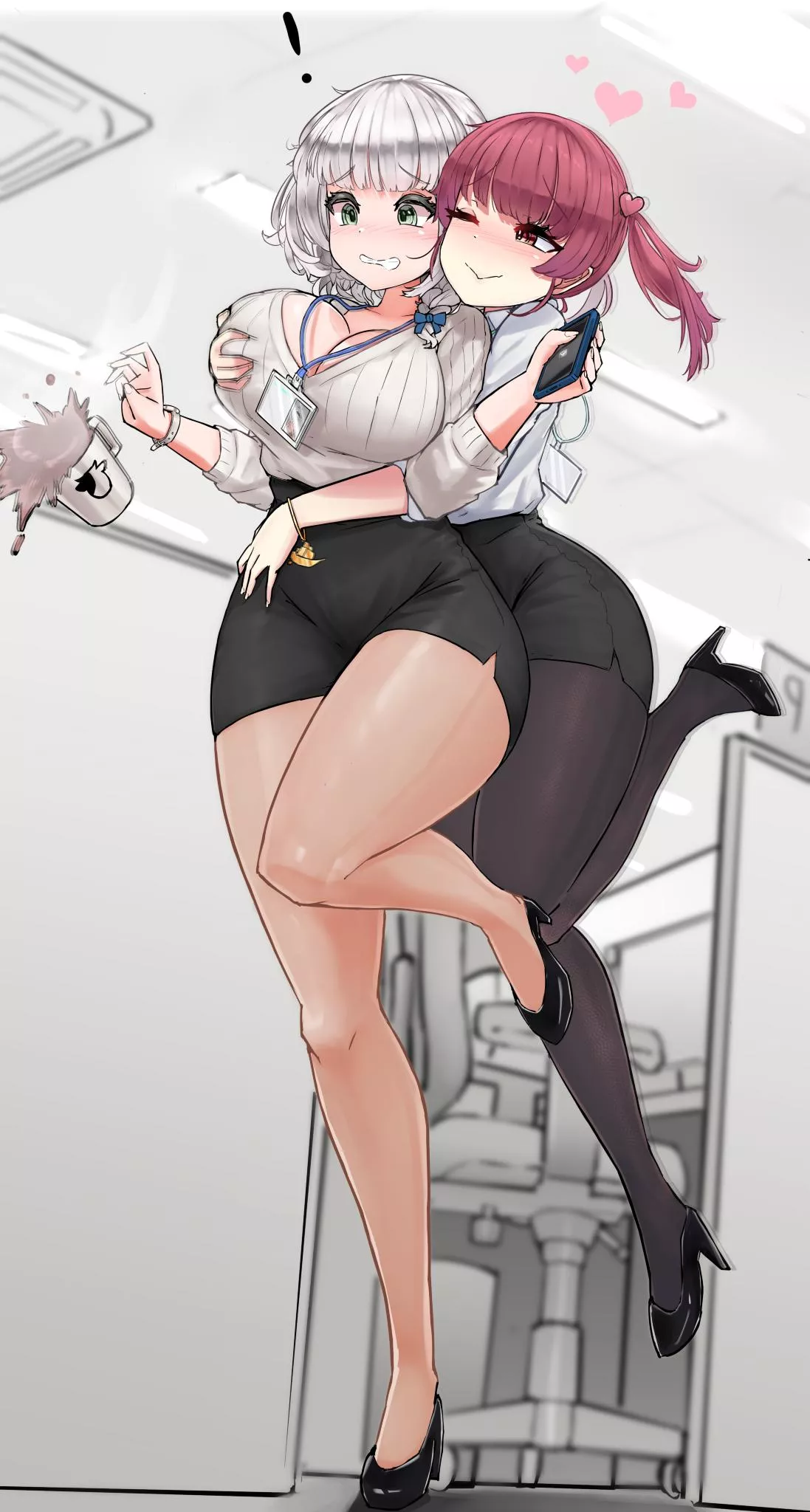 Marine being playful with Noel at the office (By TTMK48) [Hololive]