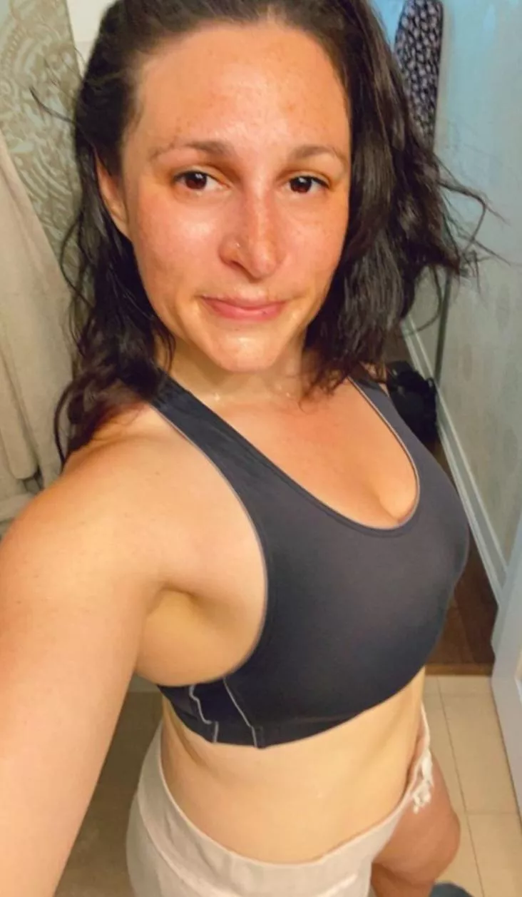 Nothing like a sweaty sports bras pic