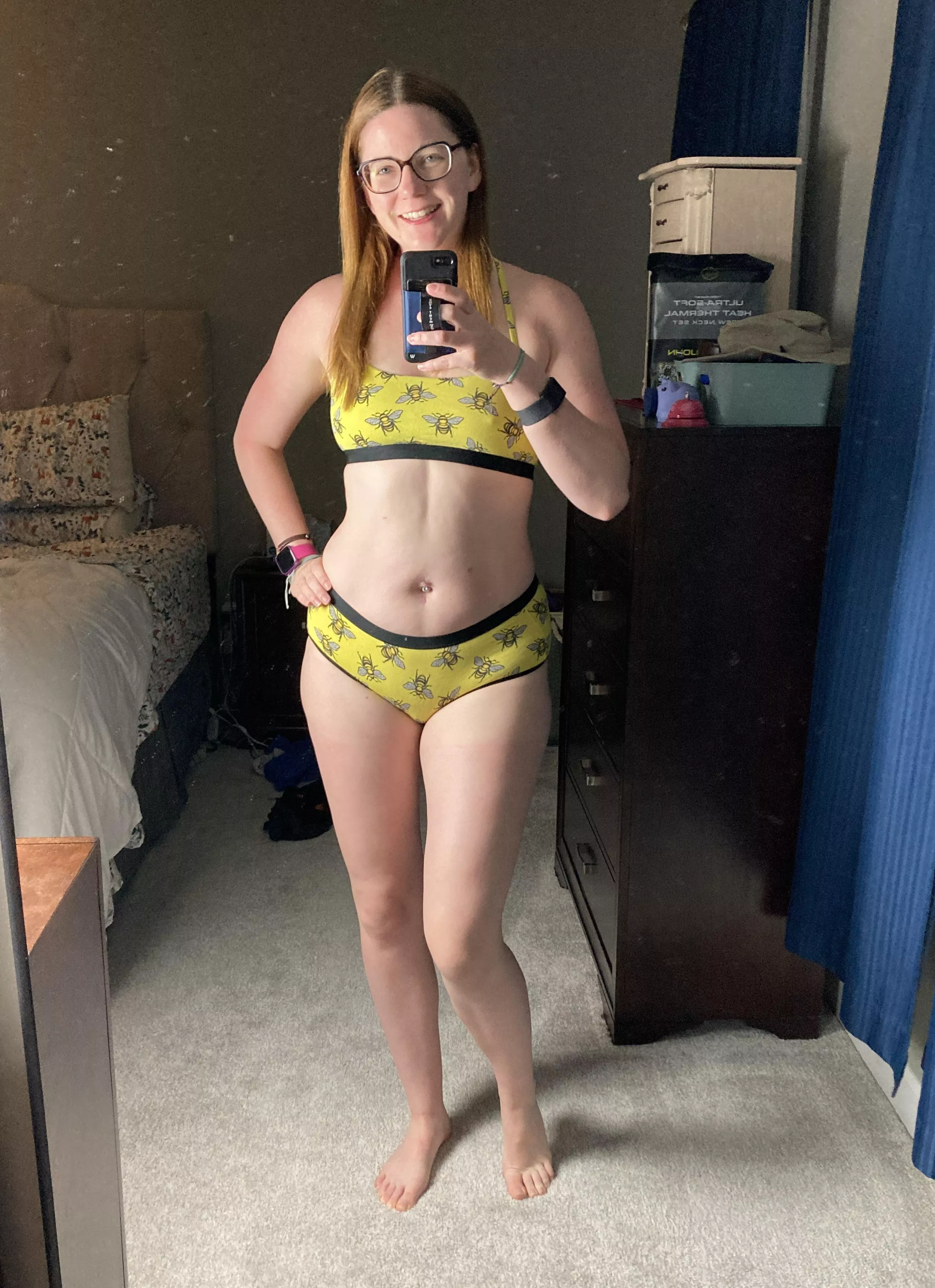 37F. Can you BEE-lieve how cute this set is? 🐝