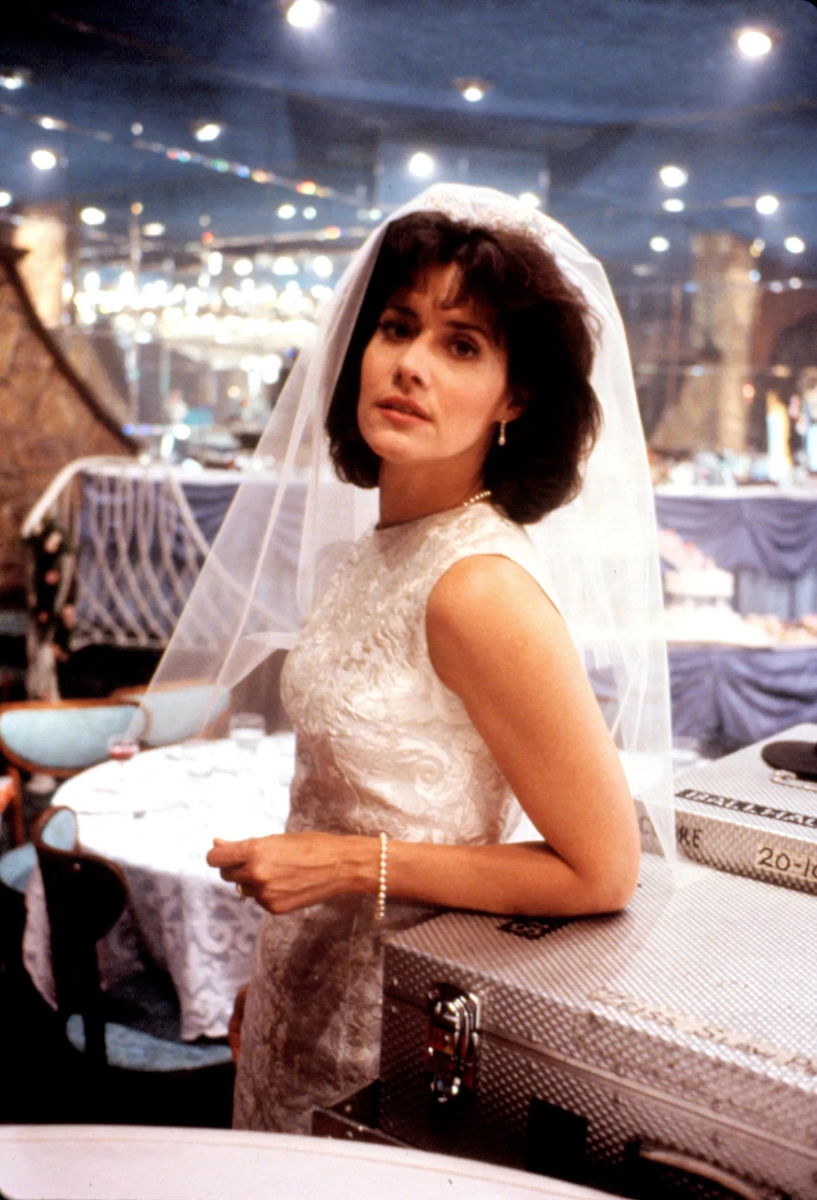 Lorraine Bracco (1990)