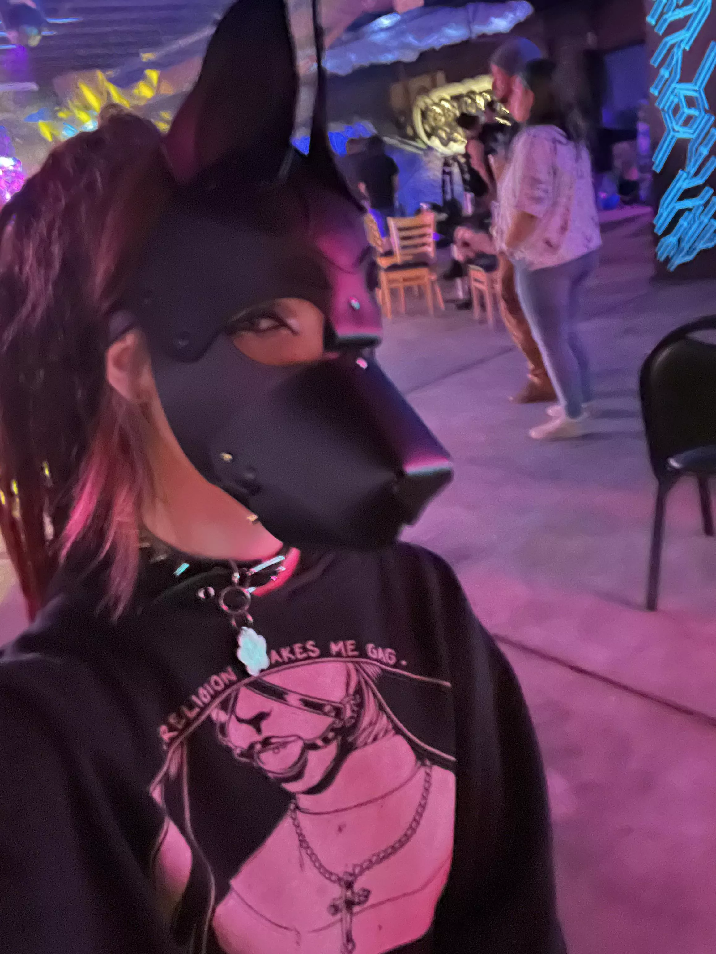 Rave doggo!~