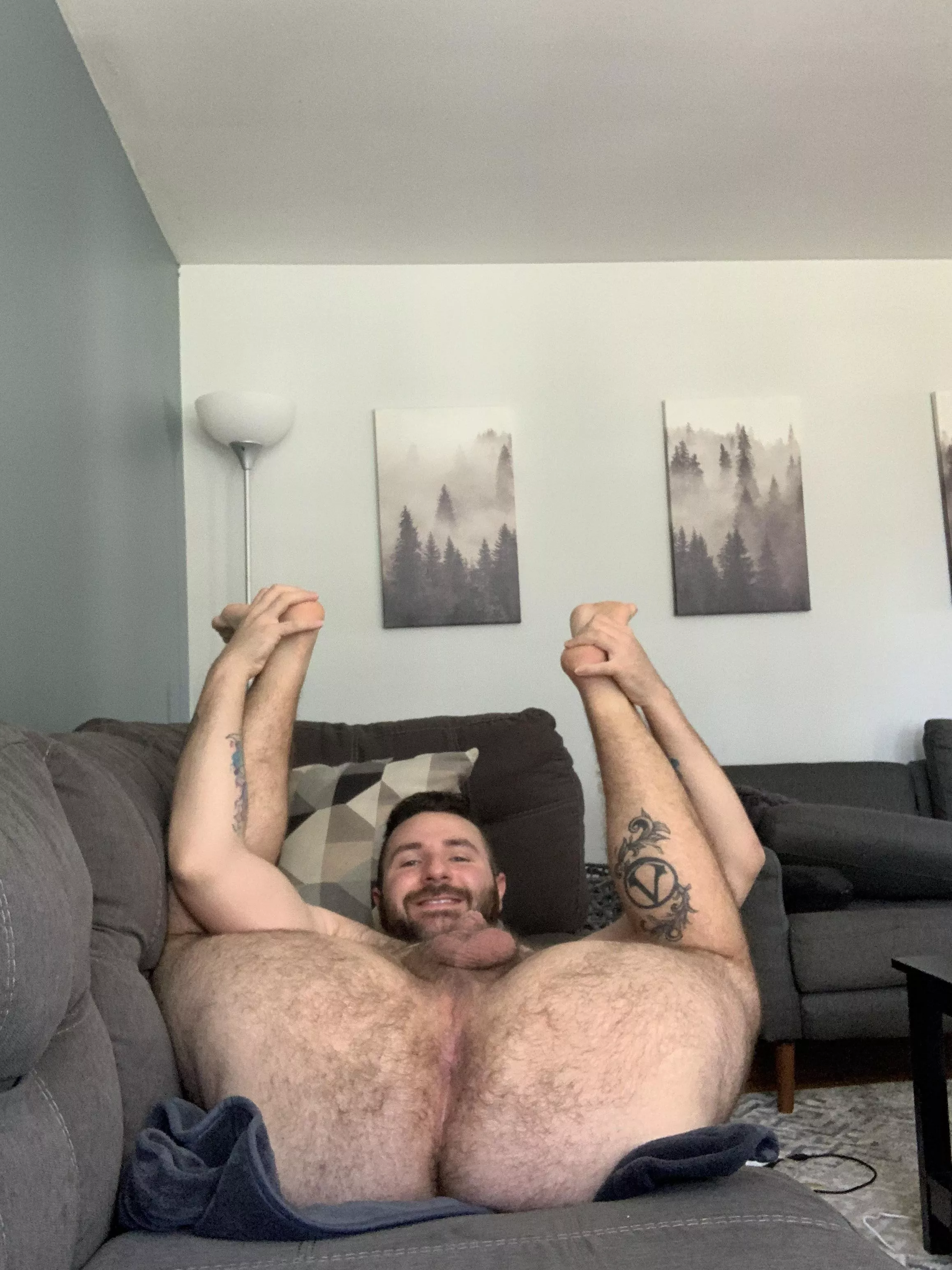 Sorry for all the posting but showing off my hairy pussy makes me so happy ðŸ˜