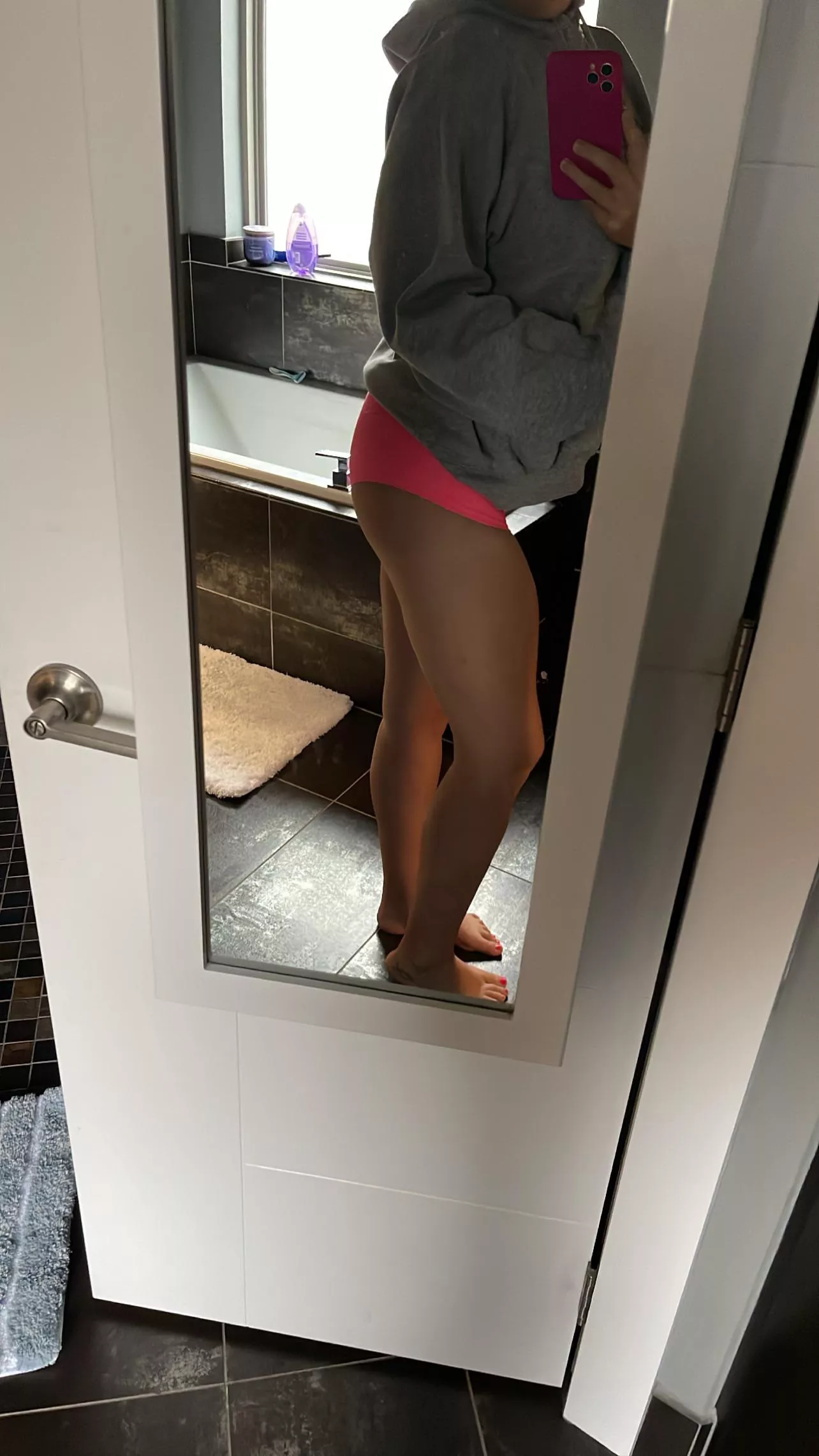 Working on the 🍑today (F)