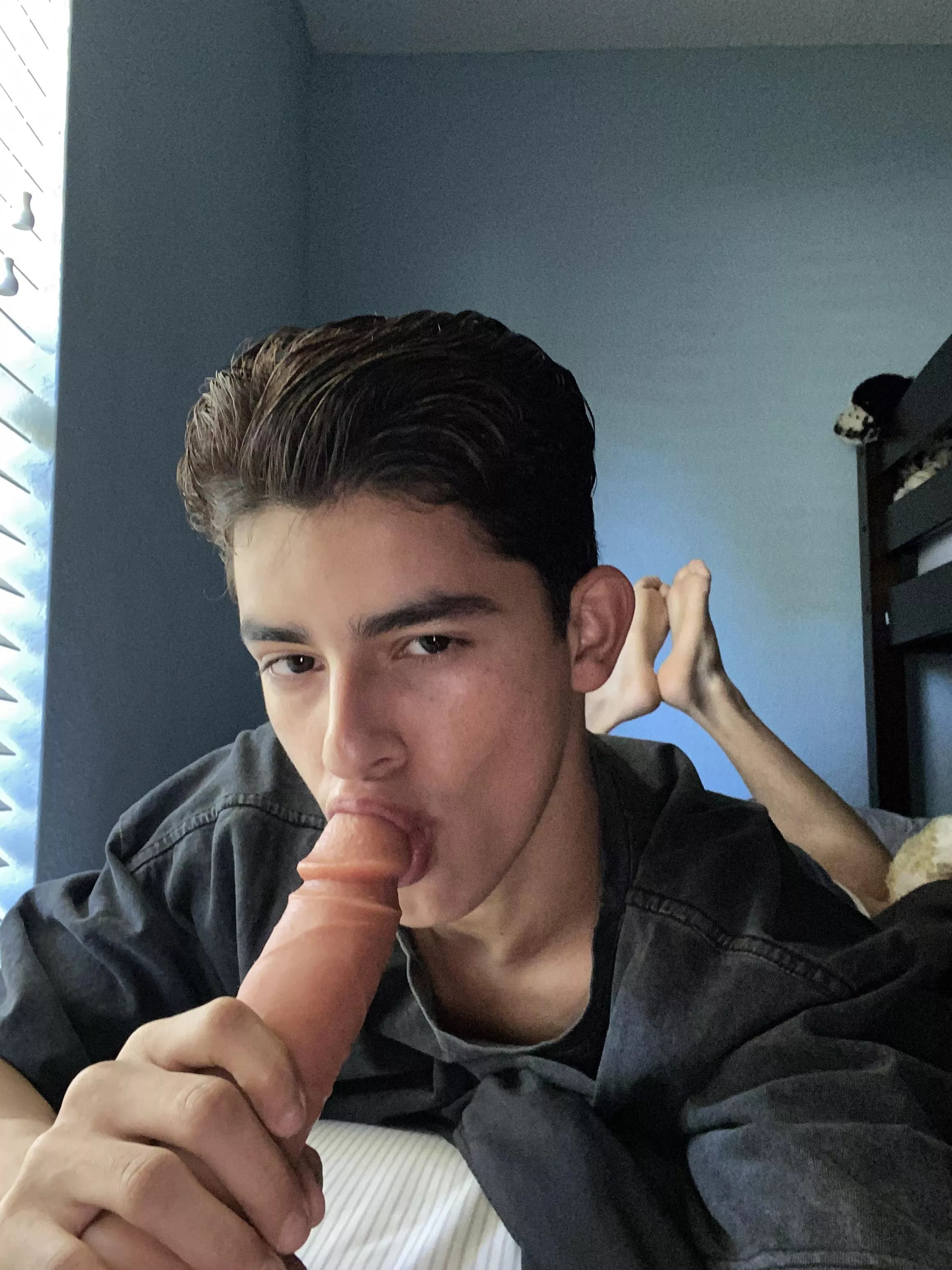 20m Somebody come replace my dildo with their dick🤤🤤