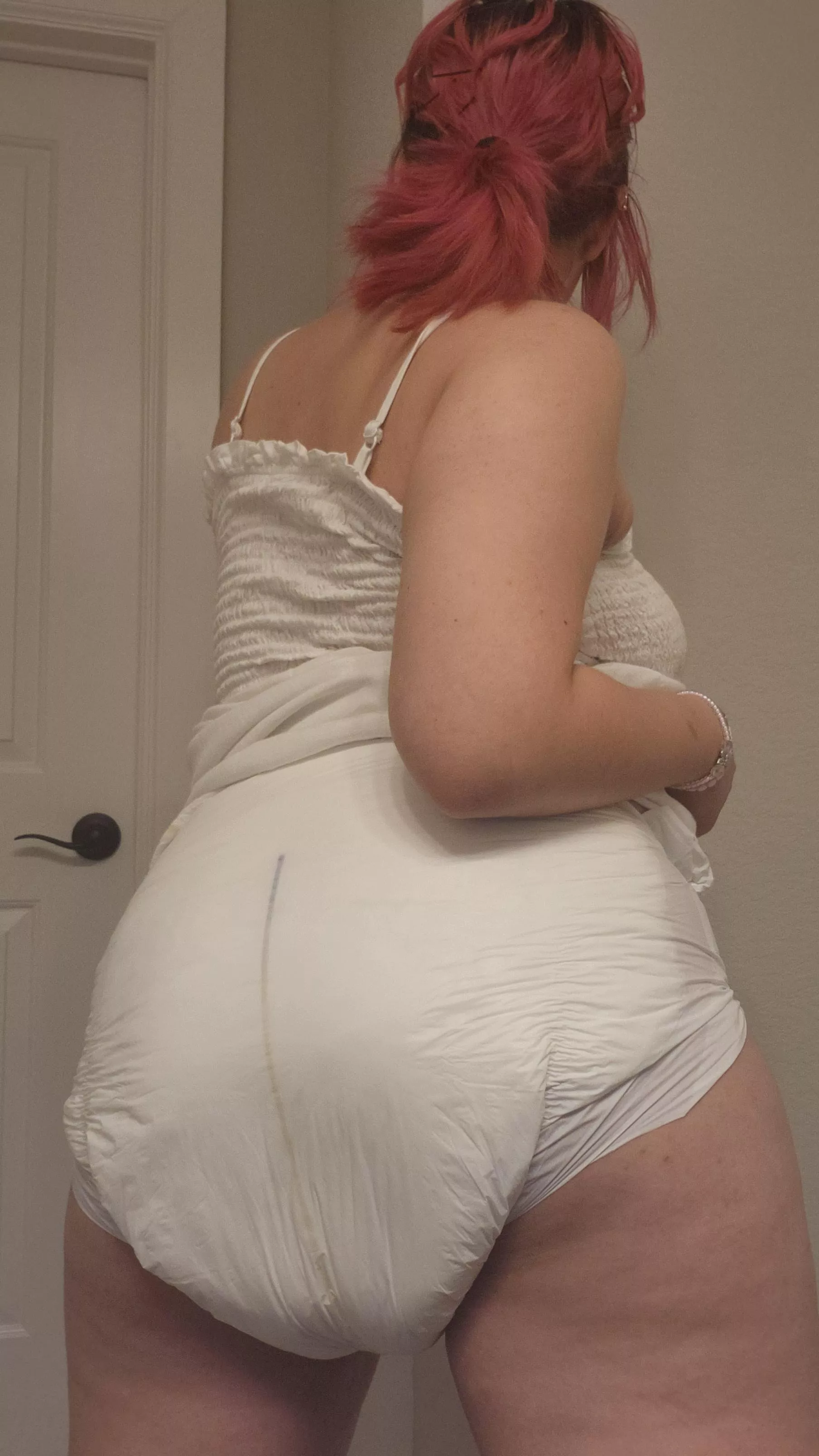 I messed hehe, sadly my diaper covers the stain though >-<