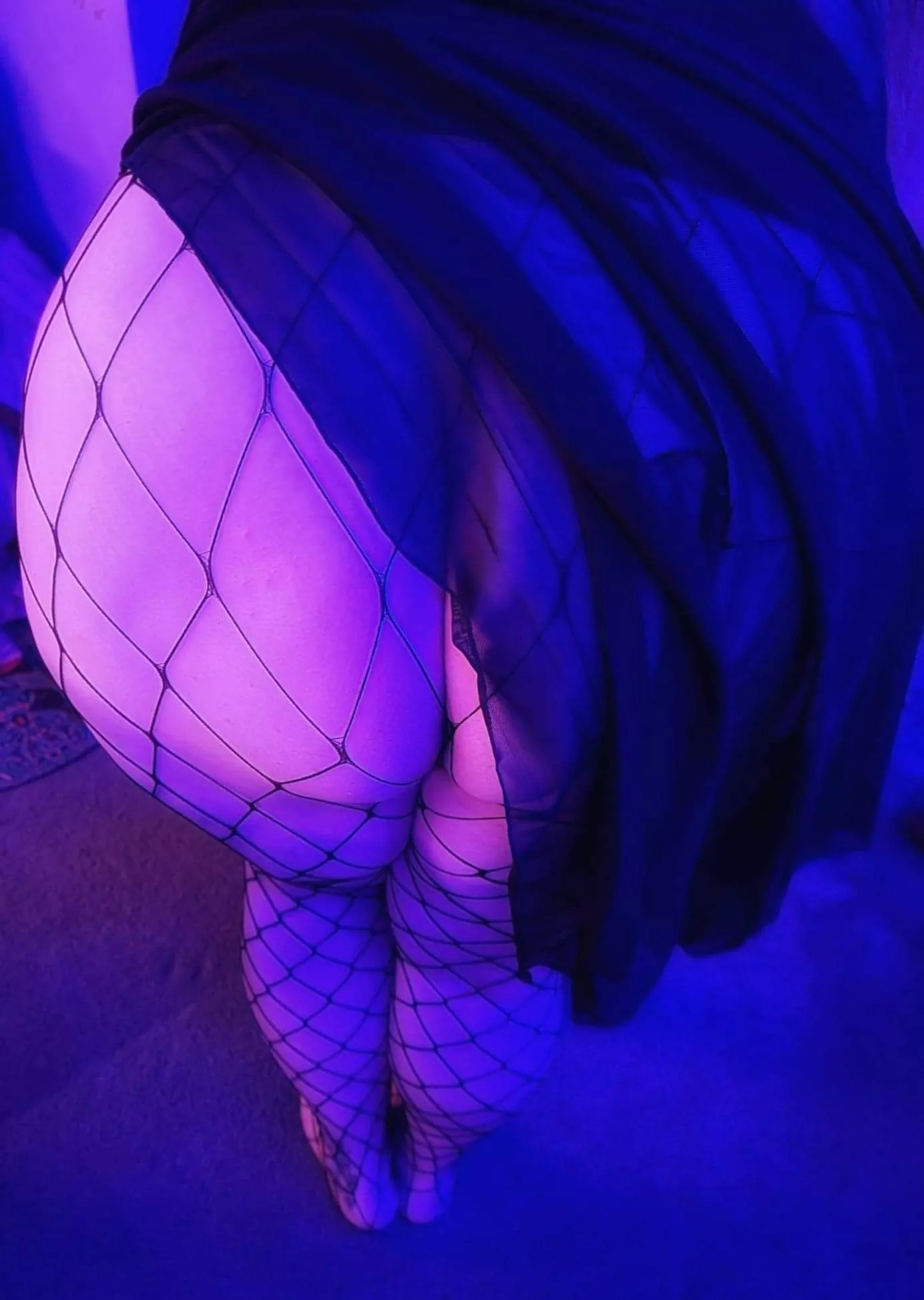 this ass plus fishnets equals a splashing time tonight!