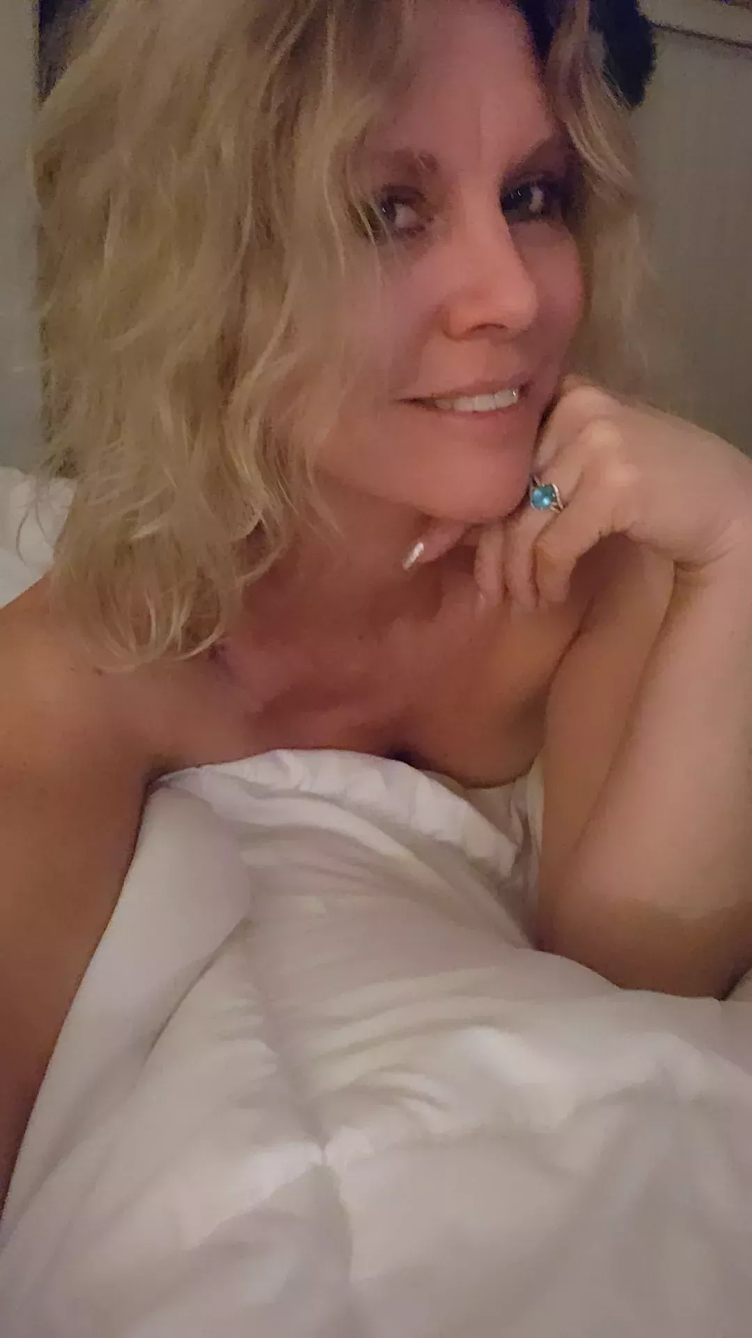 [F47] Do you sleep naked? ðŸ˜‰