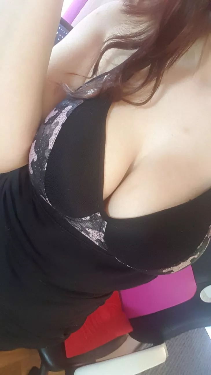 Tribute my gfs tits and I send you her nudes