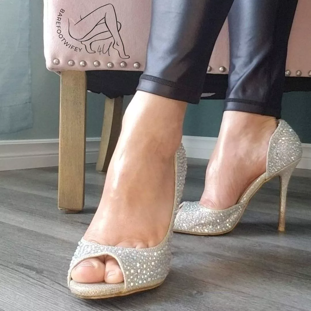 Added a blingy stiletto to my outfit!