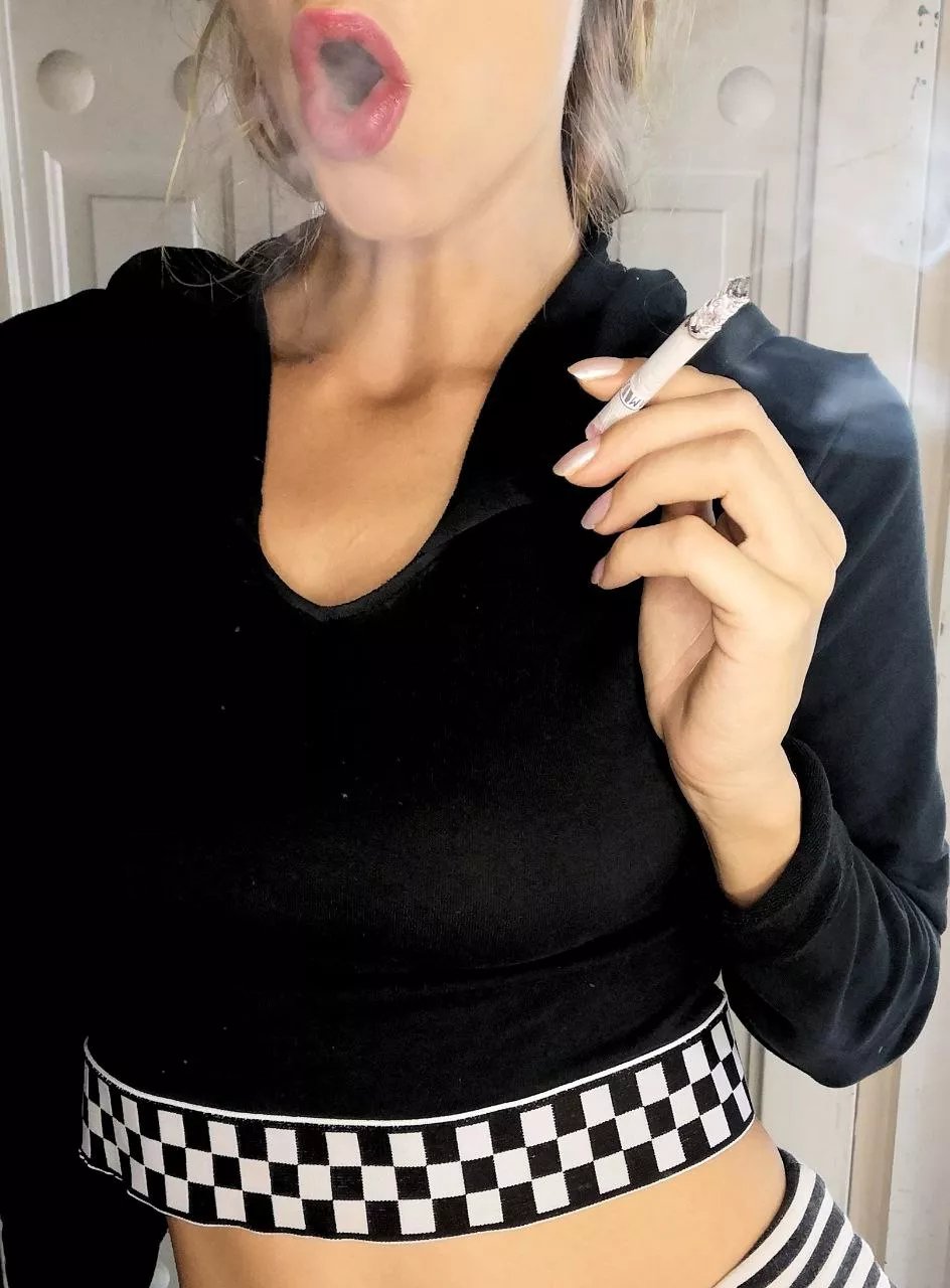 Can I be your smoking buddy? 😏😇