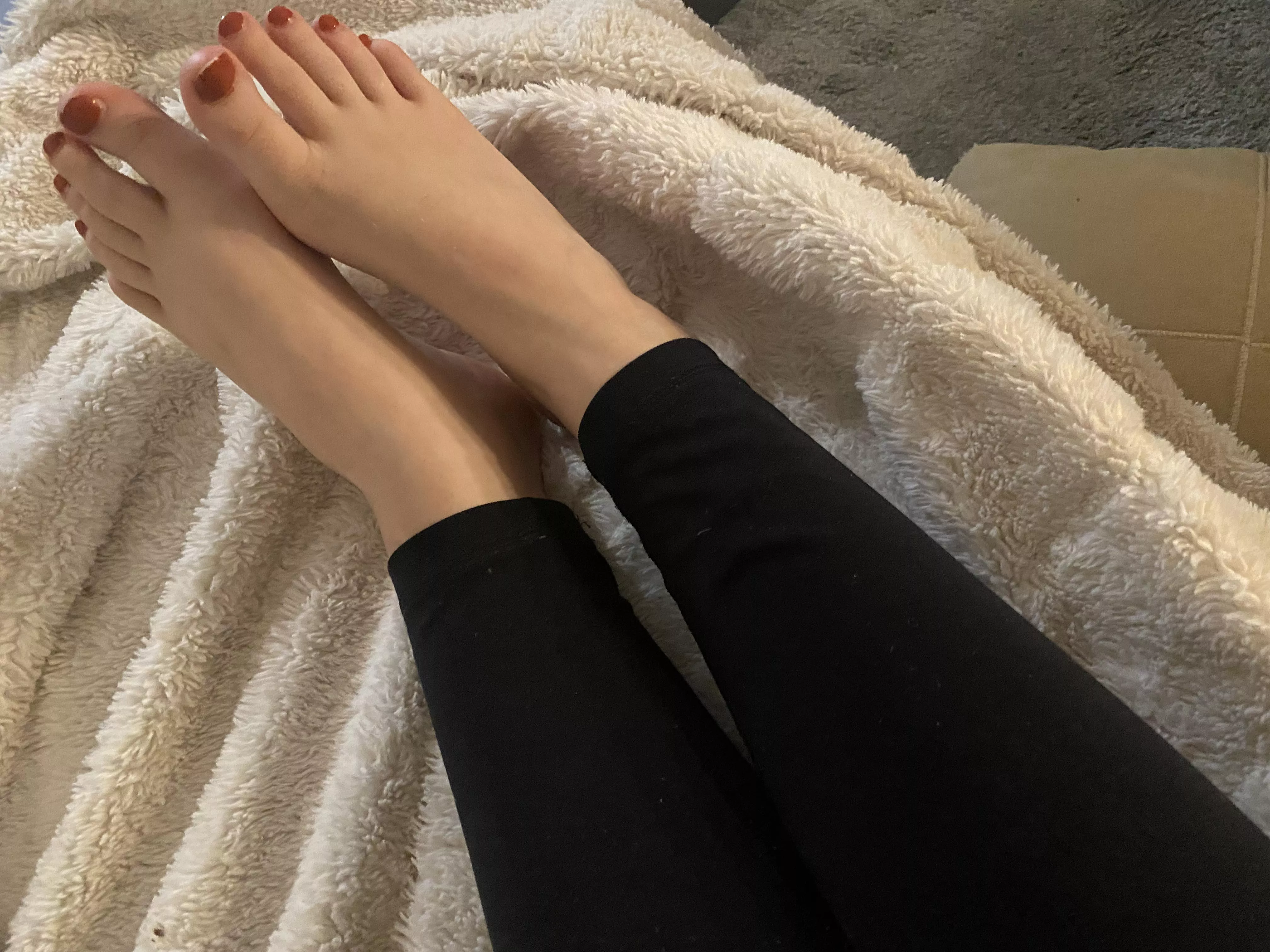 Can someone give me a foot massage?? 😍