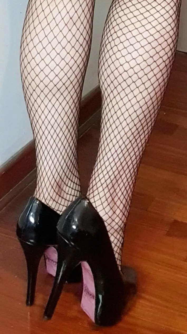 Fishnets and shiny pumps