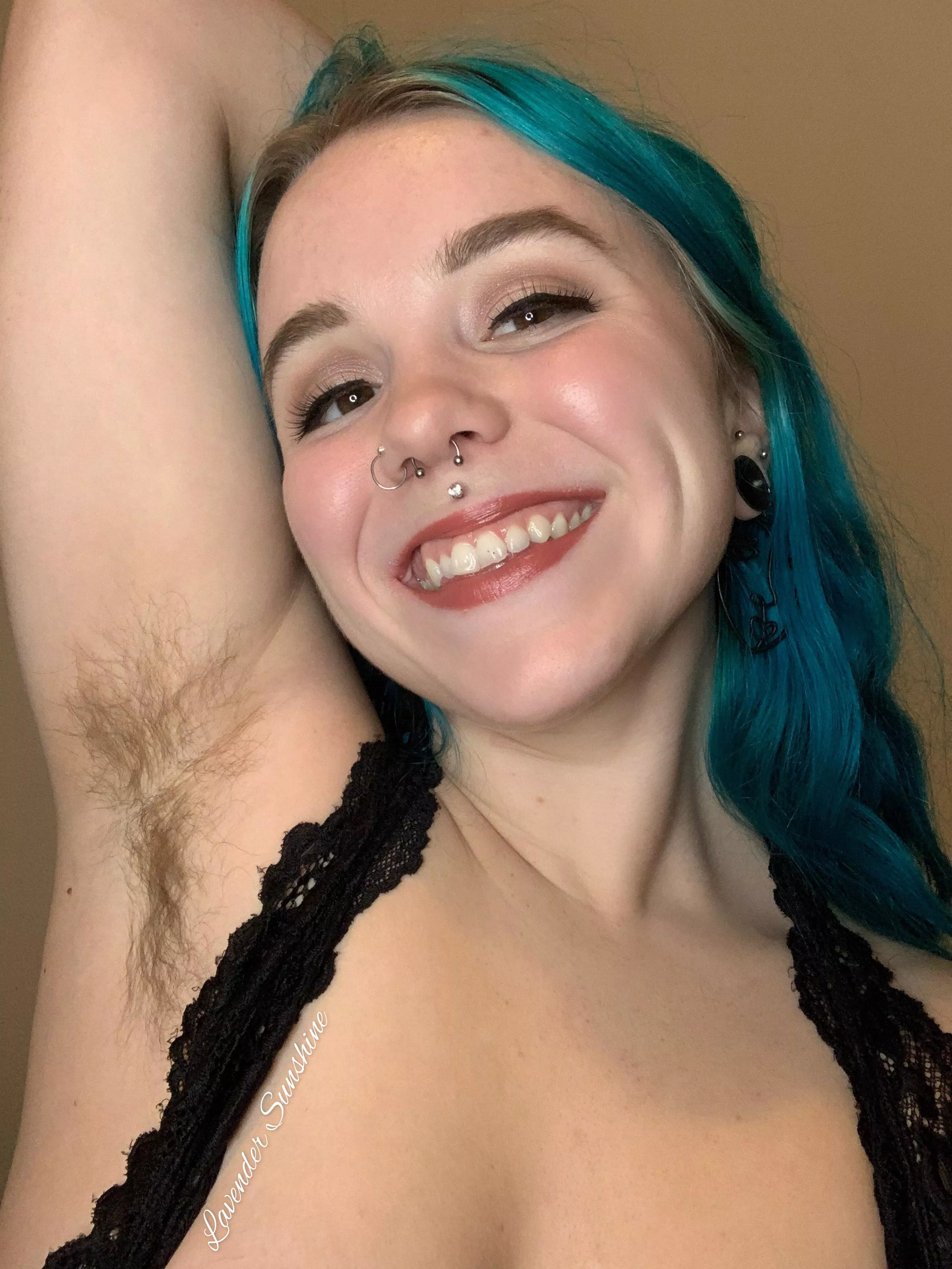 For my hairy armpit fans 💘