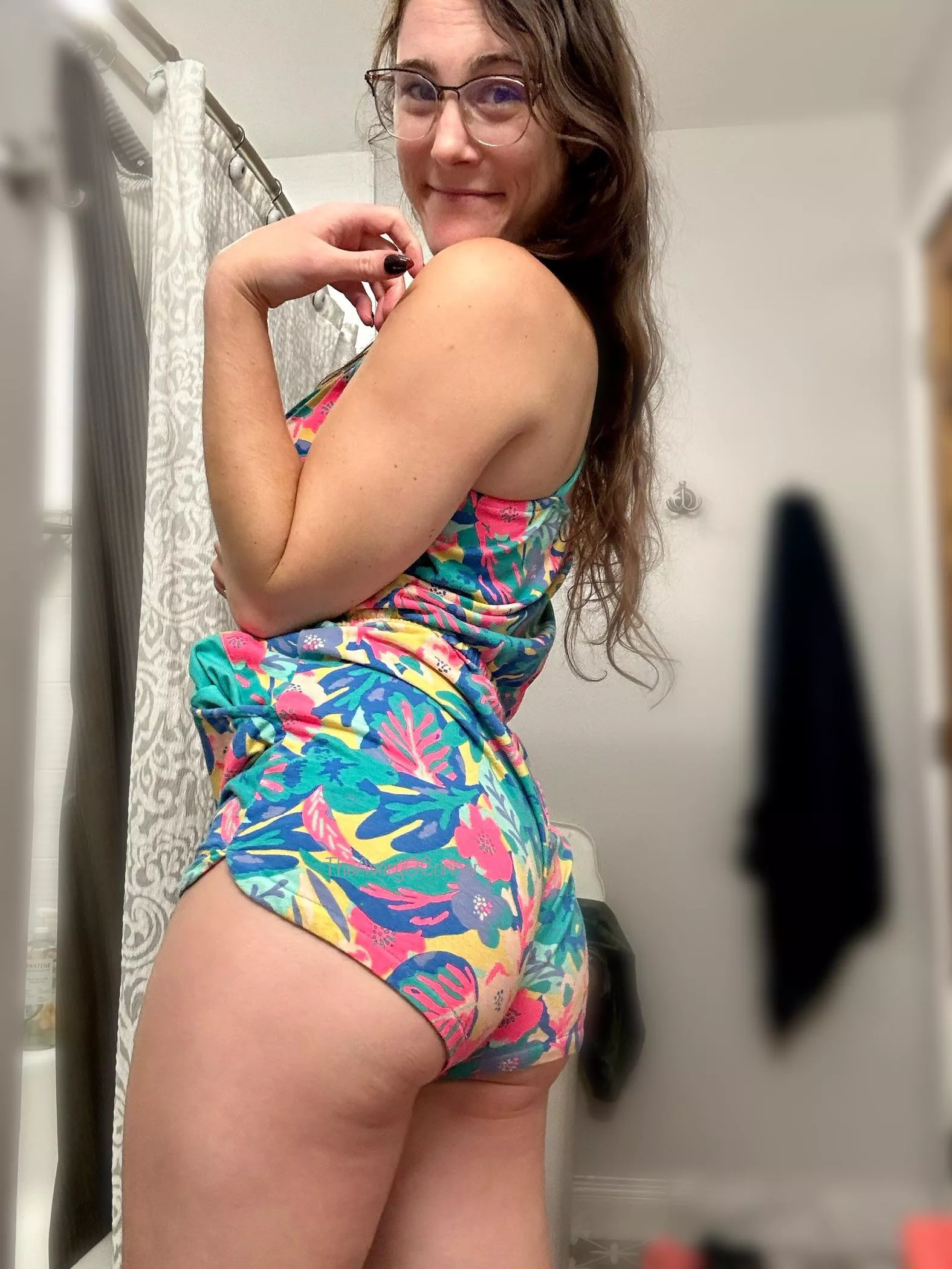 This tropical romper + my booty = let’s freakin’ gooooo