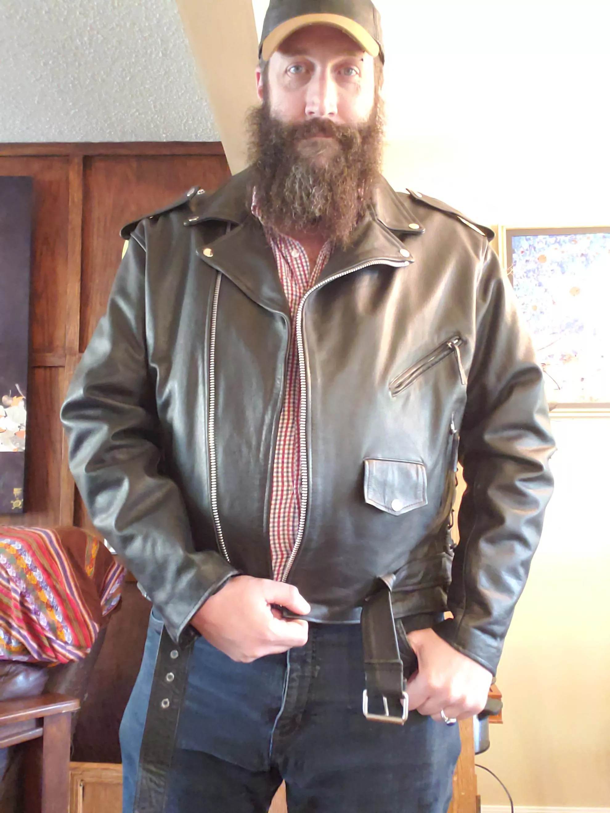 (40s) I think I'm becomming a leather daddy...