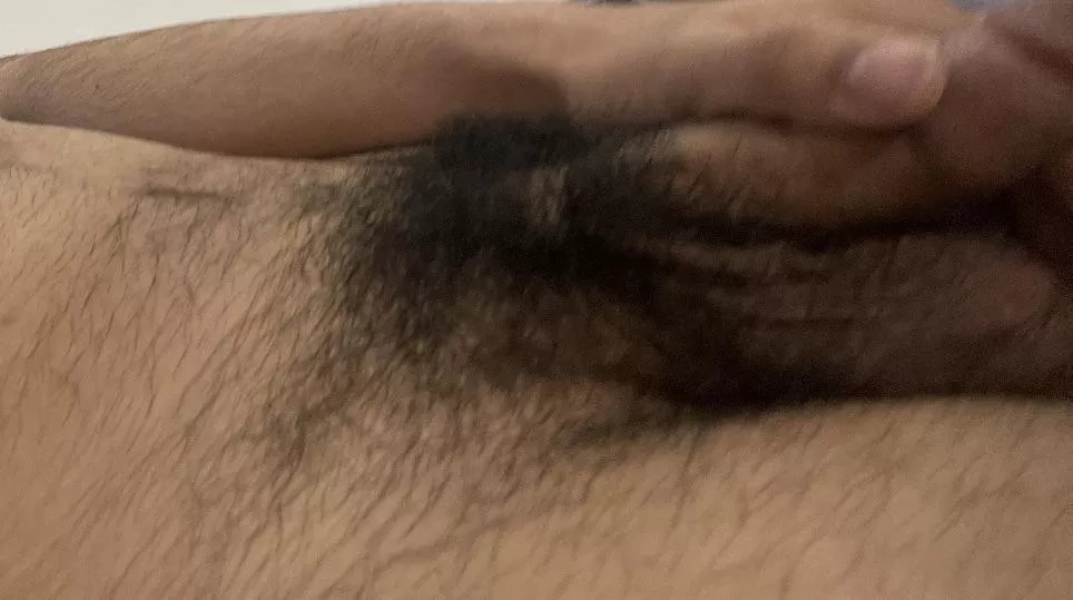 Havenâ€™t shaved in a long time ;) also I donâ€™t mind showing off if you wanna add my socials