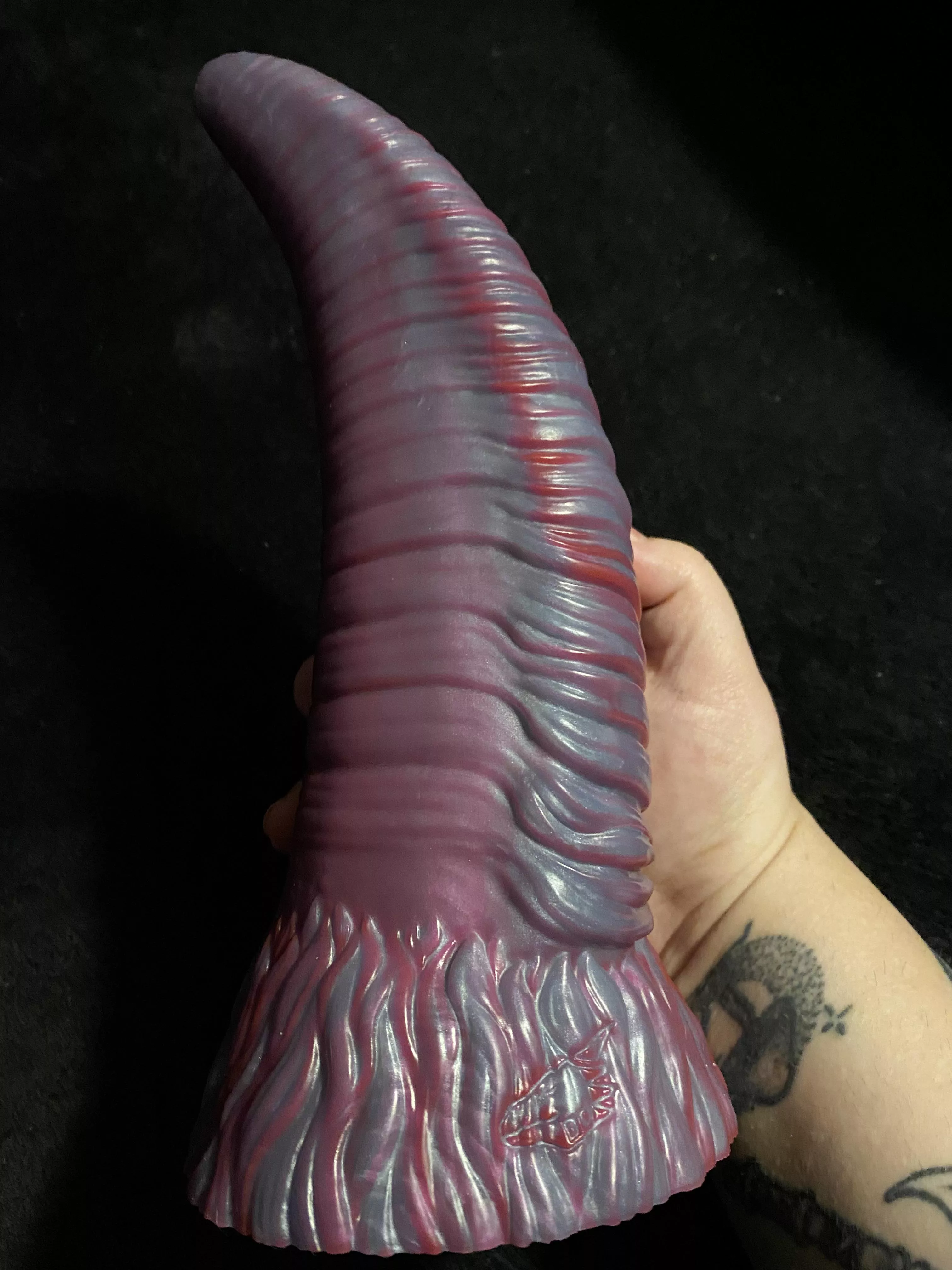 Medium Echo’s Horn in slasher silver arrived today. It’s a heckin chonker!