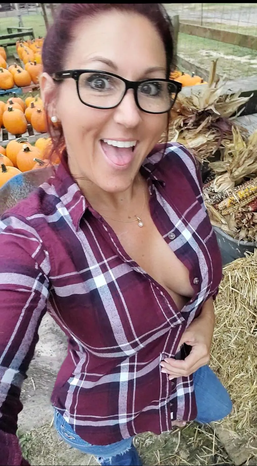 MILF Flannel Season! [50F]