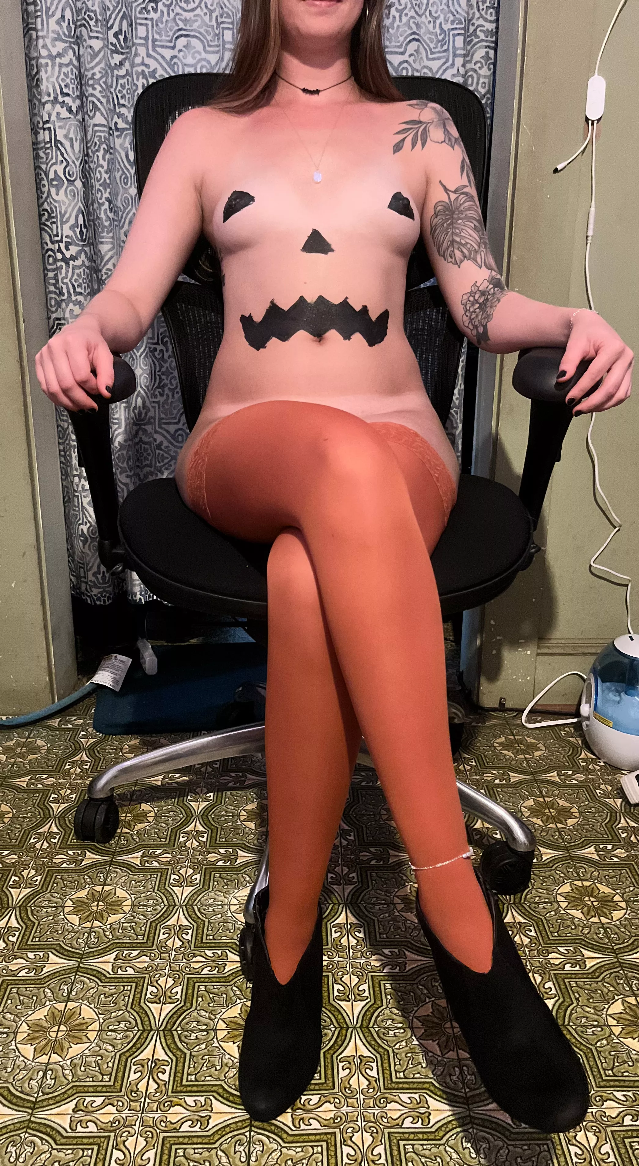 trick or treat (f)