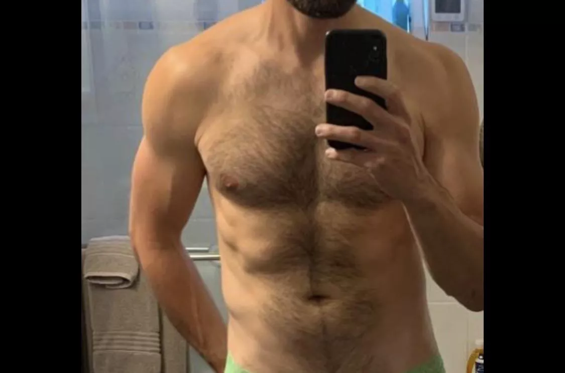 34m btm chaser who likes older guys