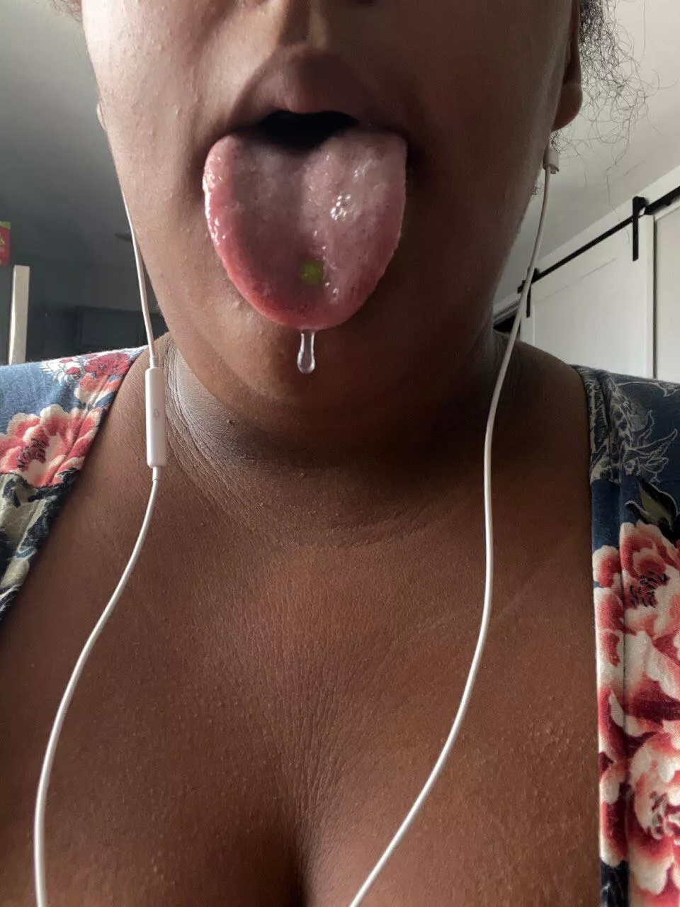 Chubby girlfriend deepthroat