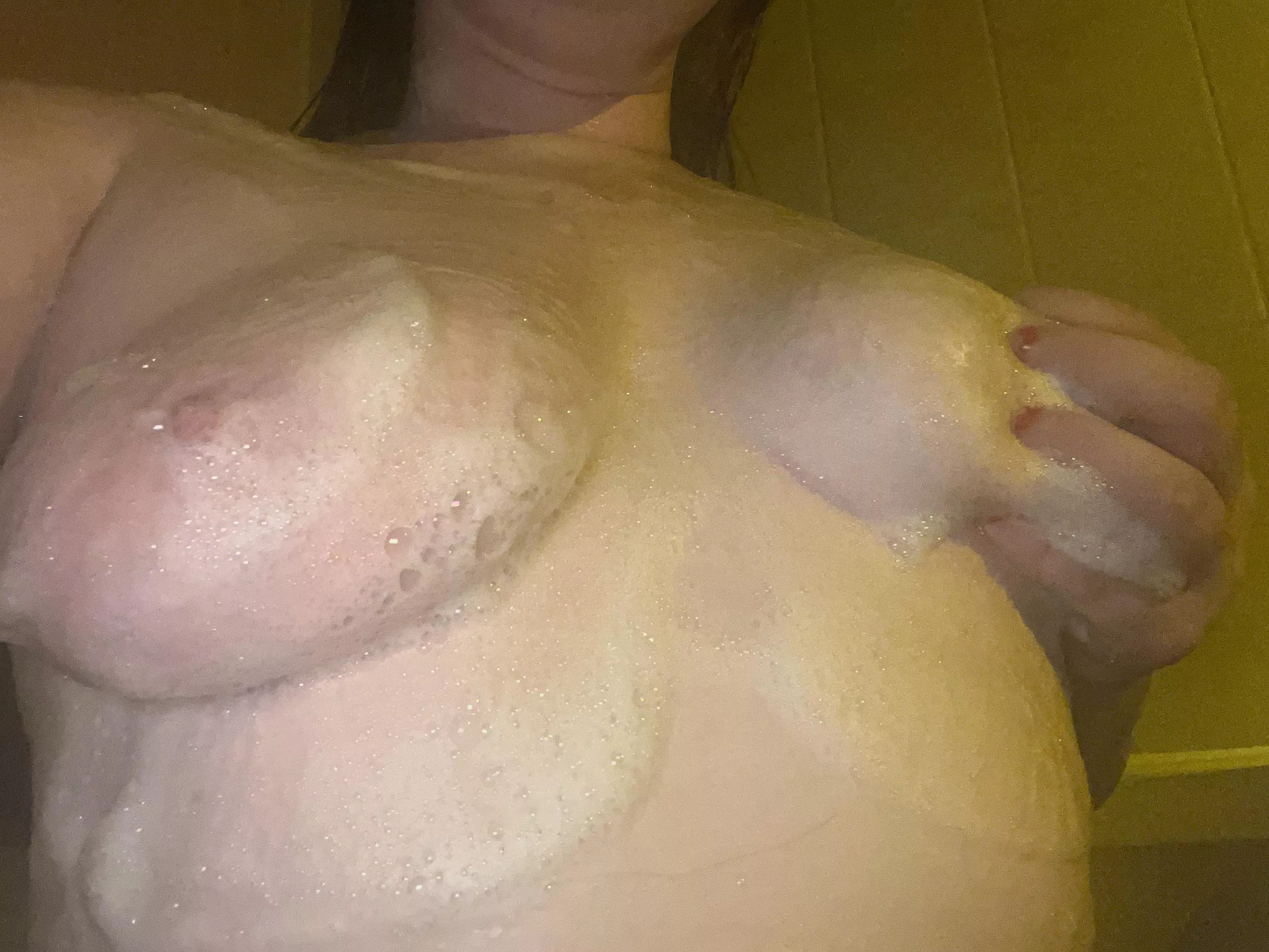 I love soapy tits ðŸ˜©