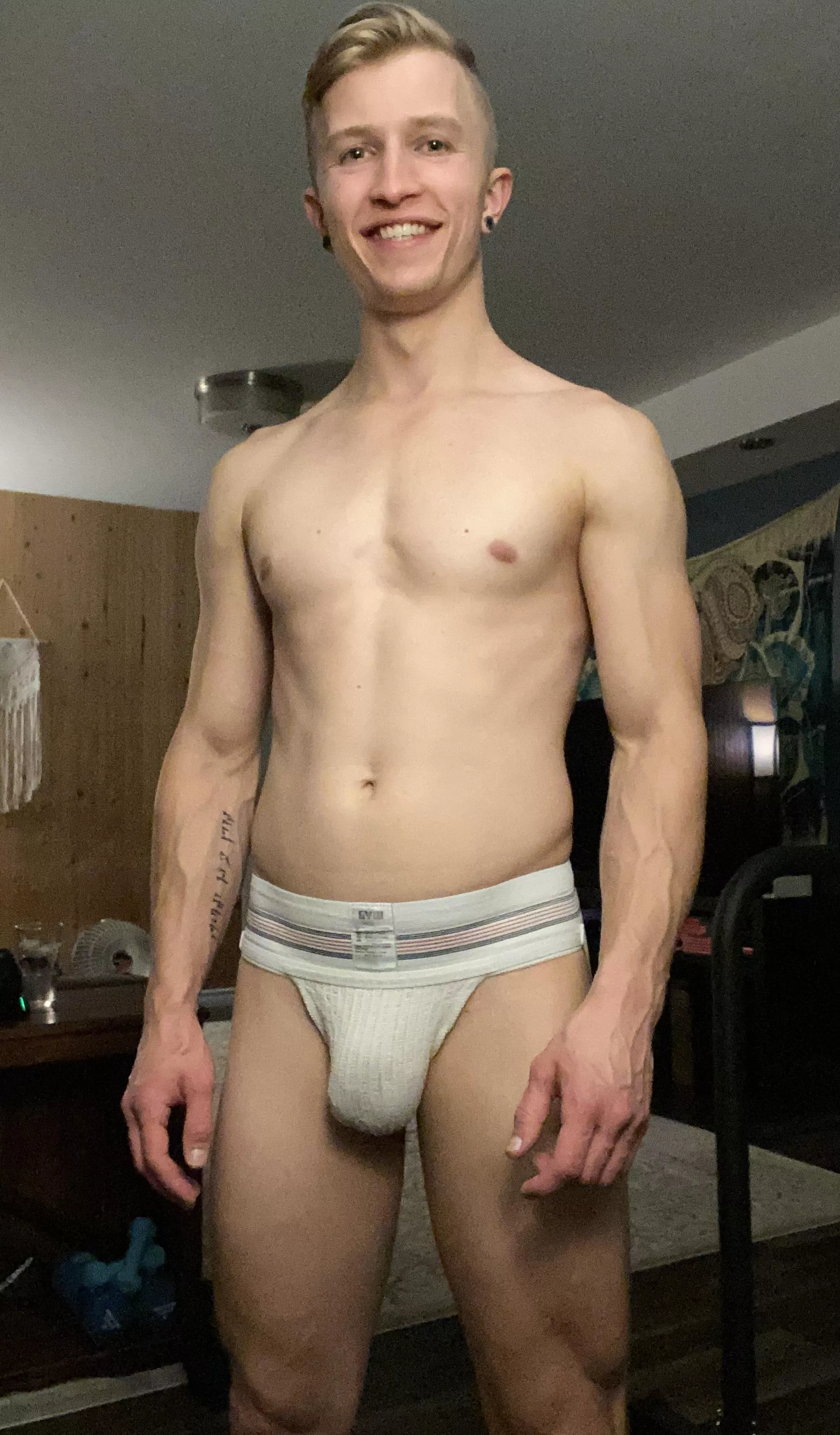 Someone needs to come worship this heavy bulge ðŸ¥´