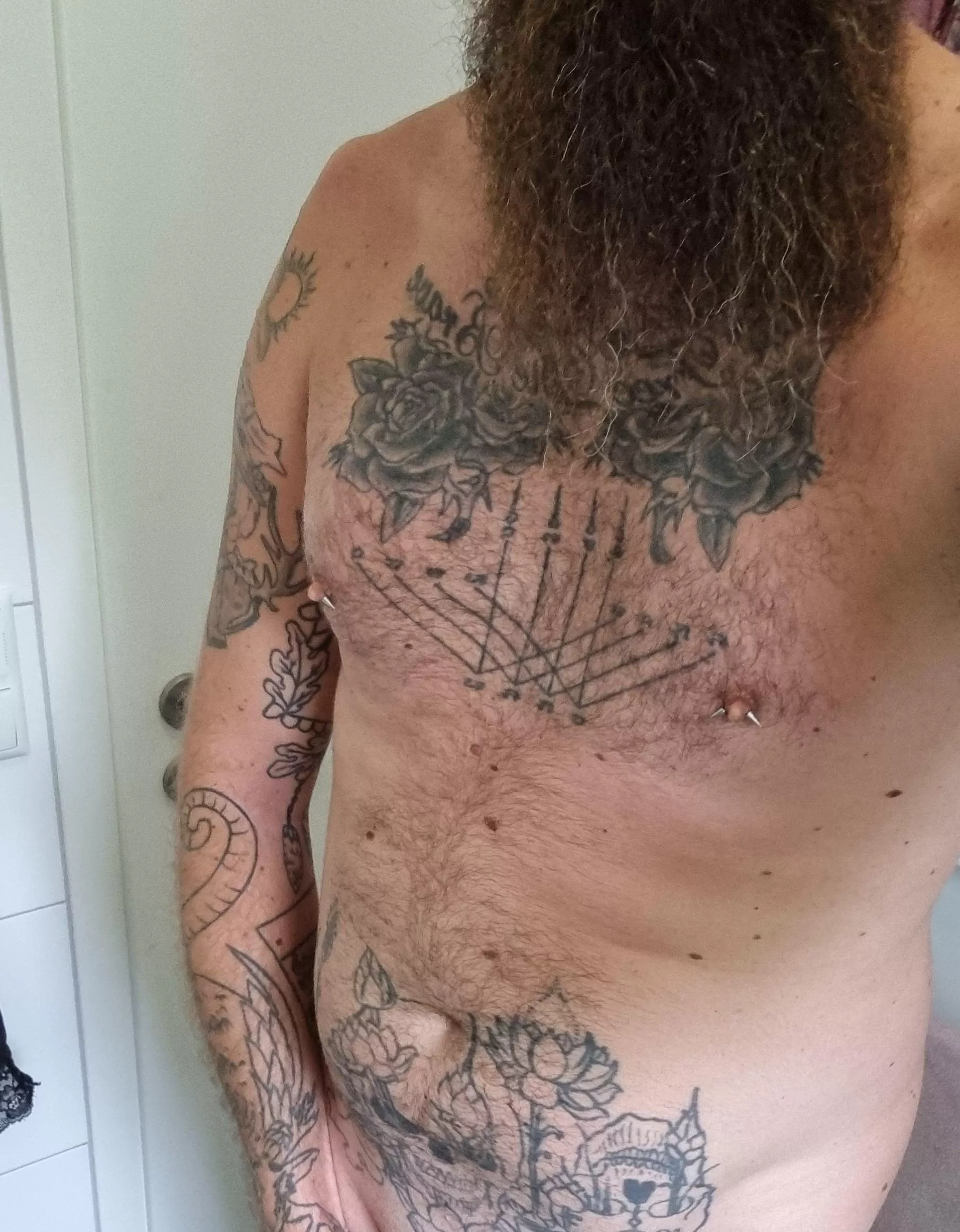 Tattooed and pierced[M33] i have 10 piercings😋😏