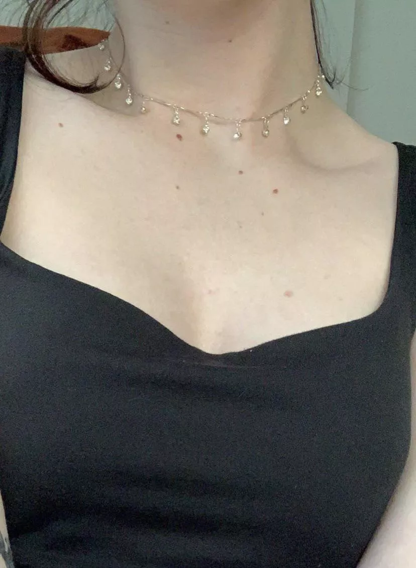 this choker is so pretty 🥹 hehe