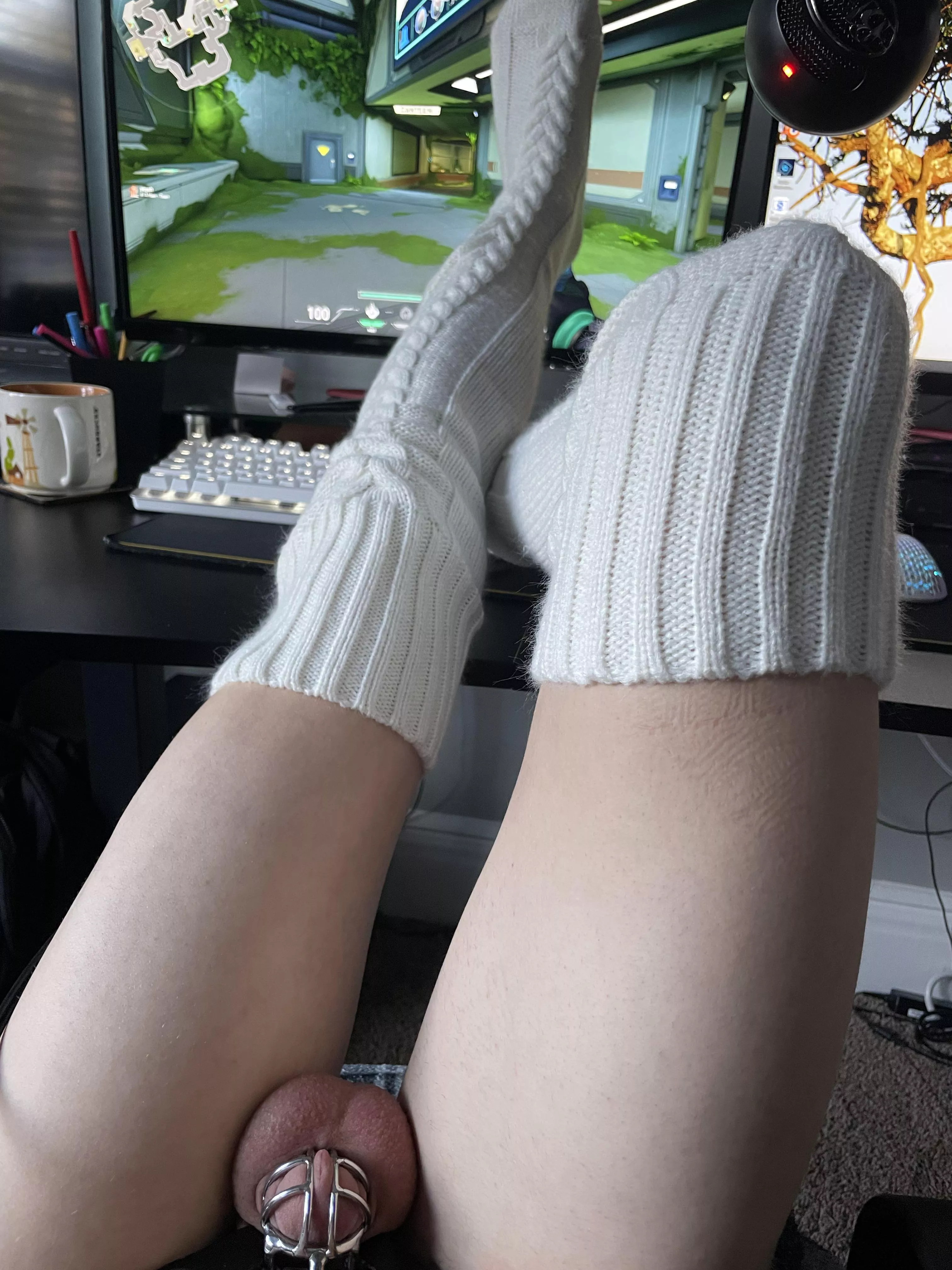 Fuck me while I play please