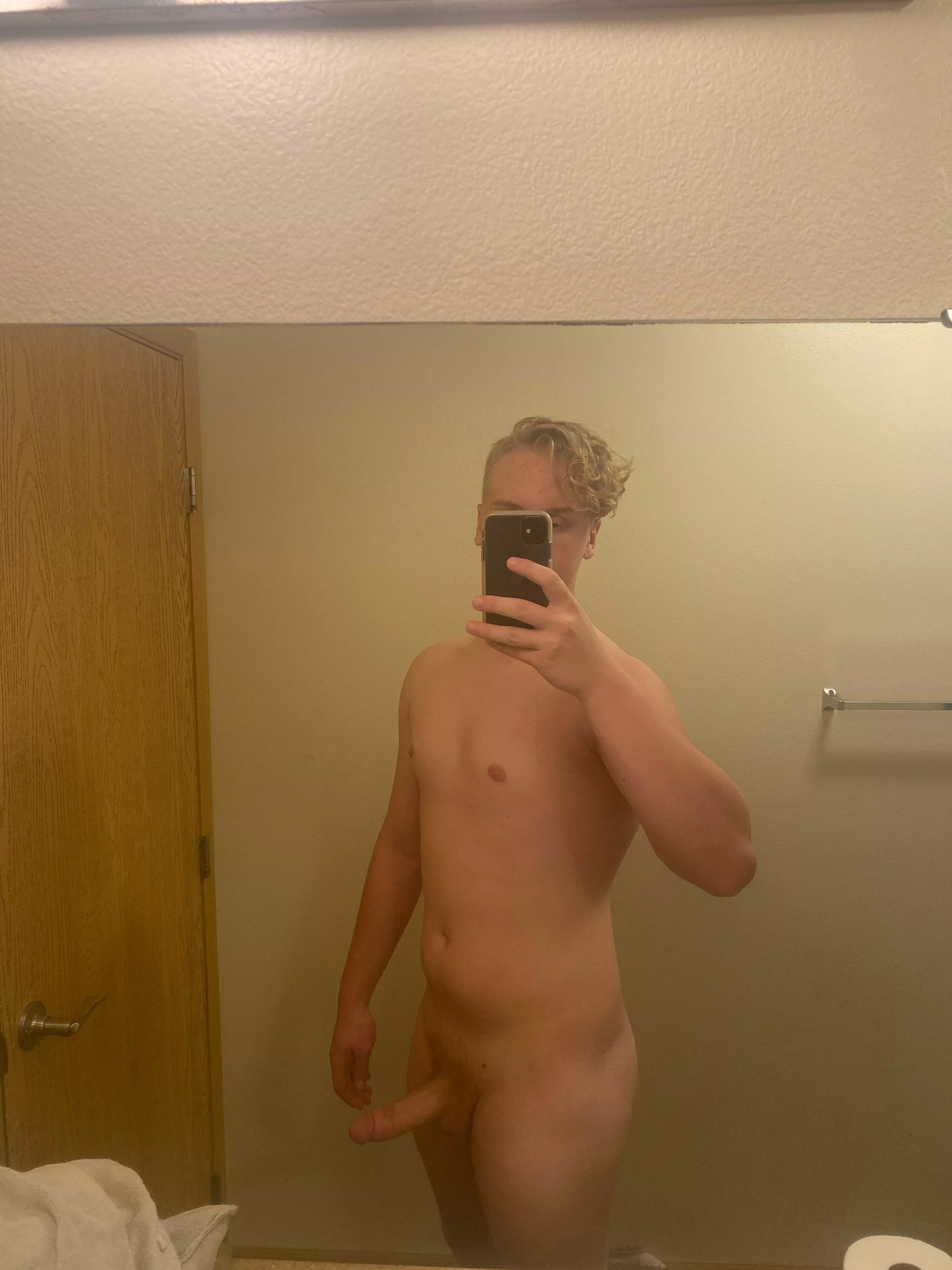 (M) anyone wanna come shower with me?