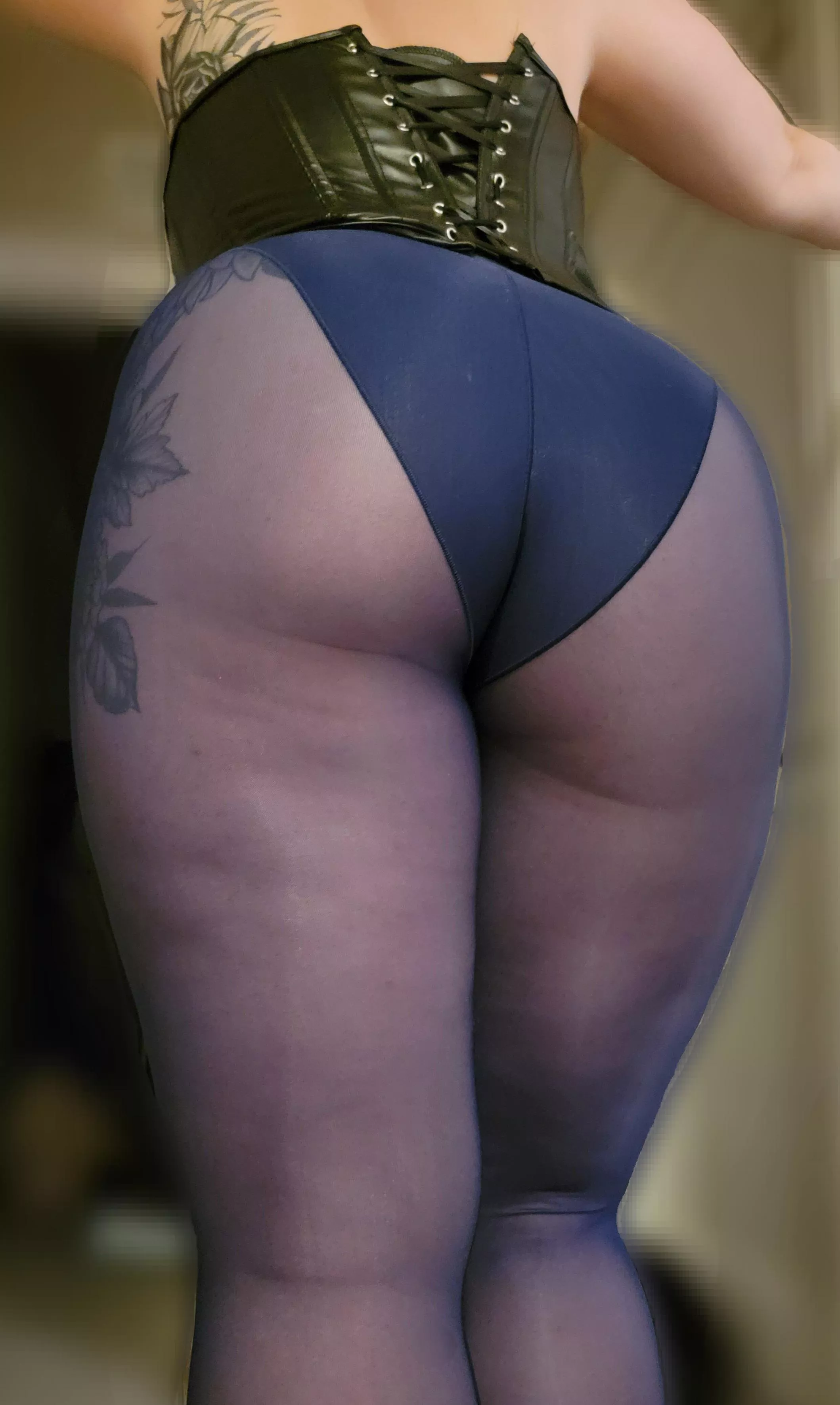 pawg in pantyhose